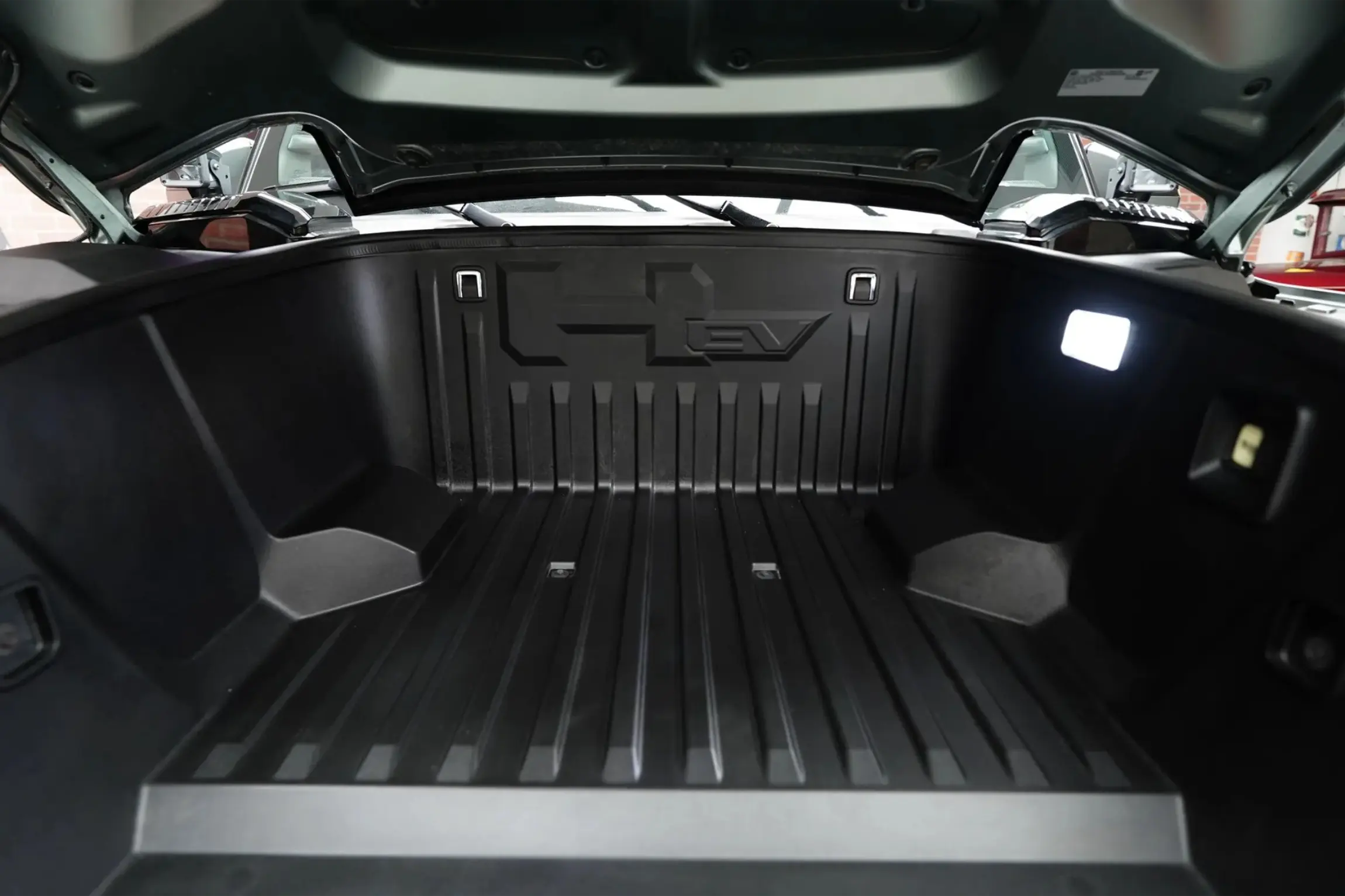 2024 GMC Hummer EV 3X Lunar Edition