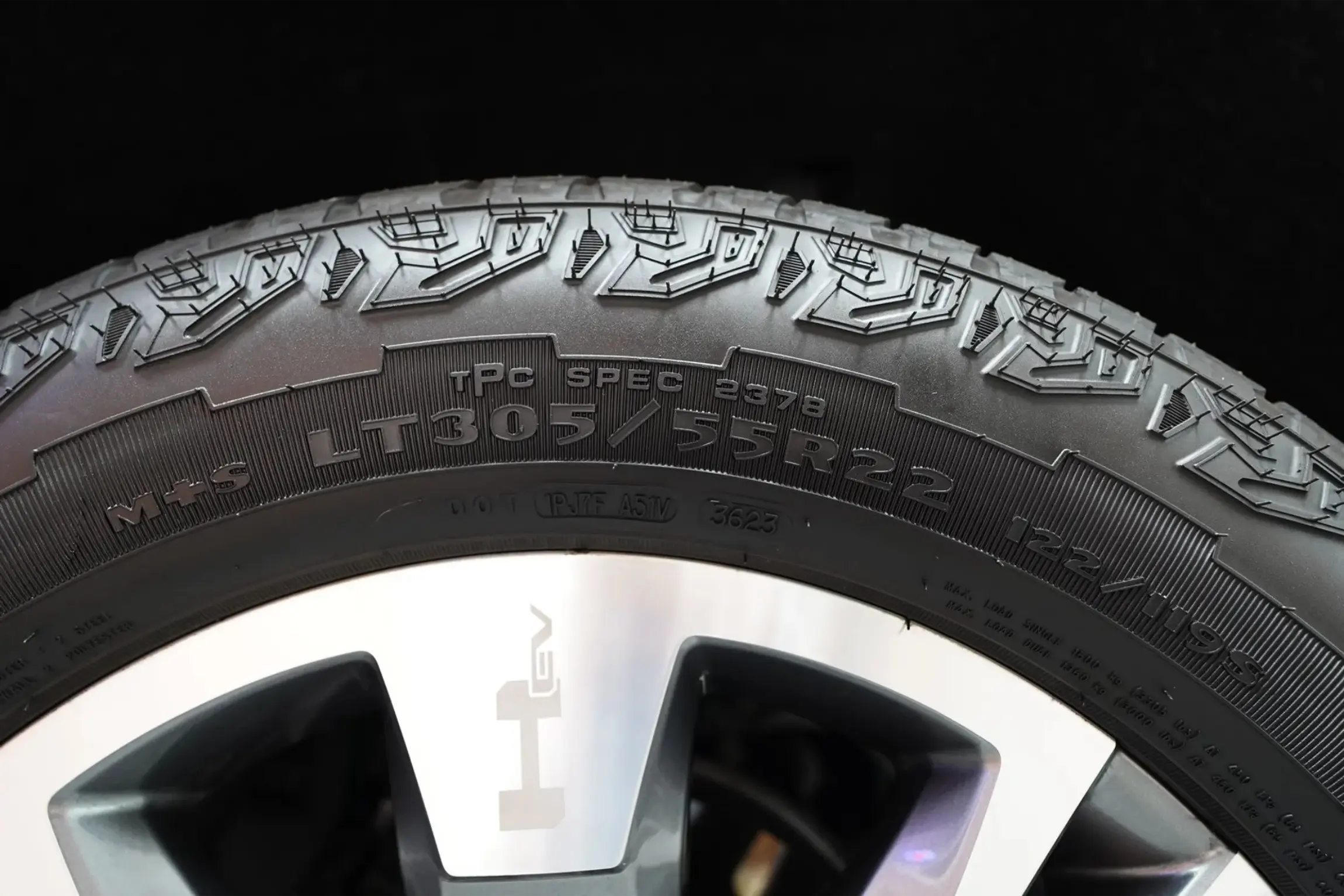 2024 GMC Hummer EV 3X Lunar Edition