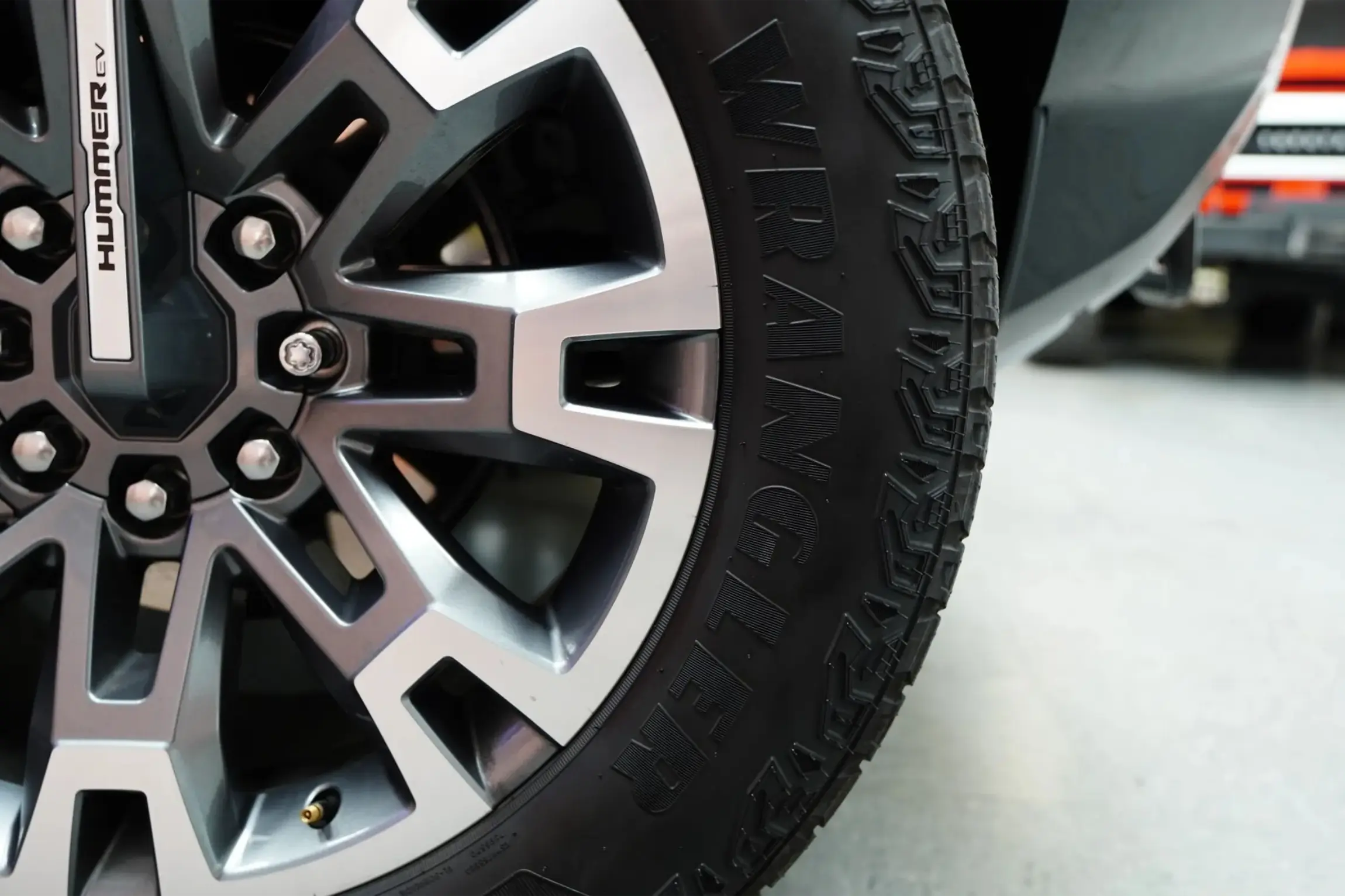 2024 GMC Hummer EV 3X Lunar Edition