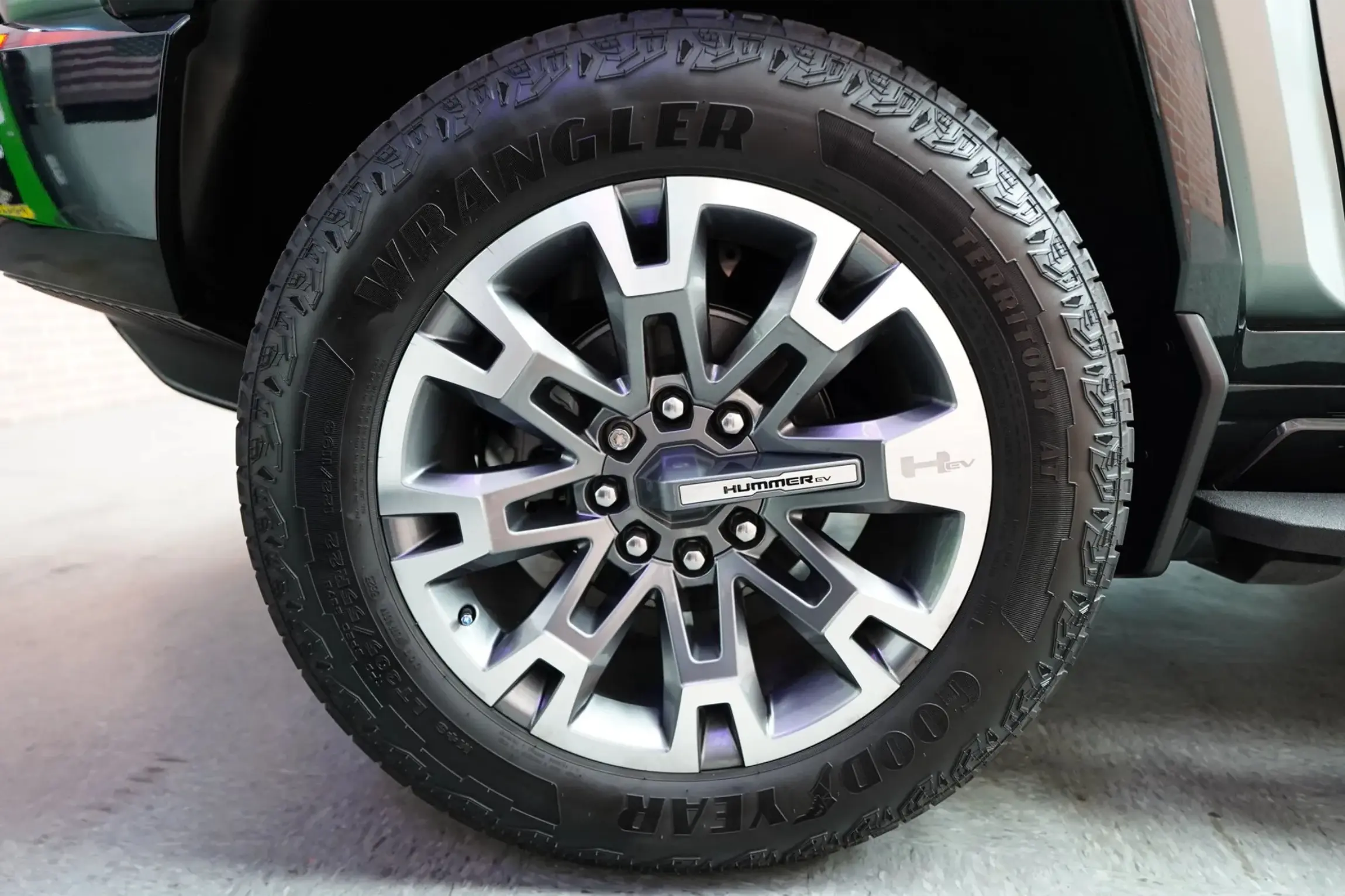 2024 GMC Hummer EV 3X Lunar Edition