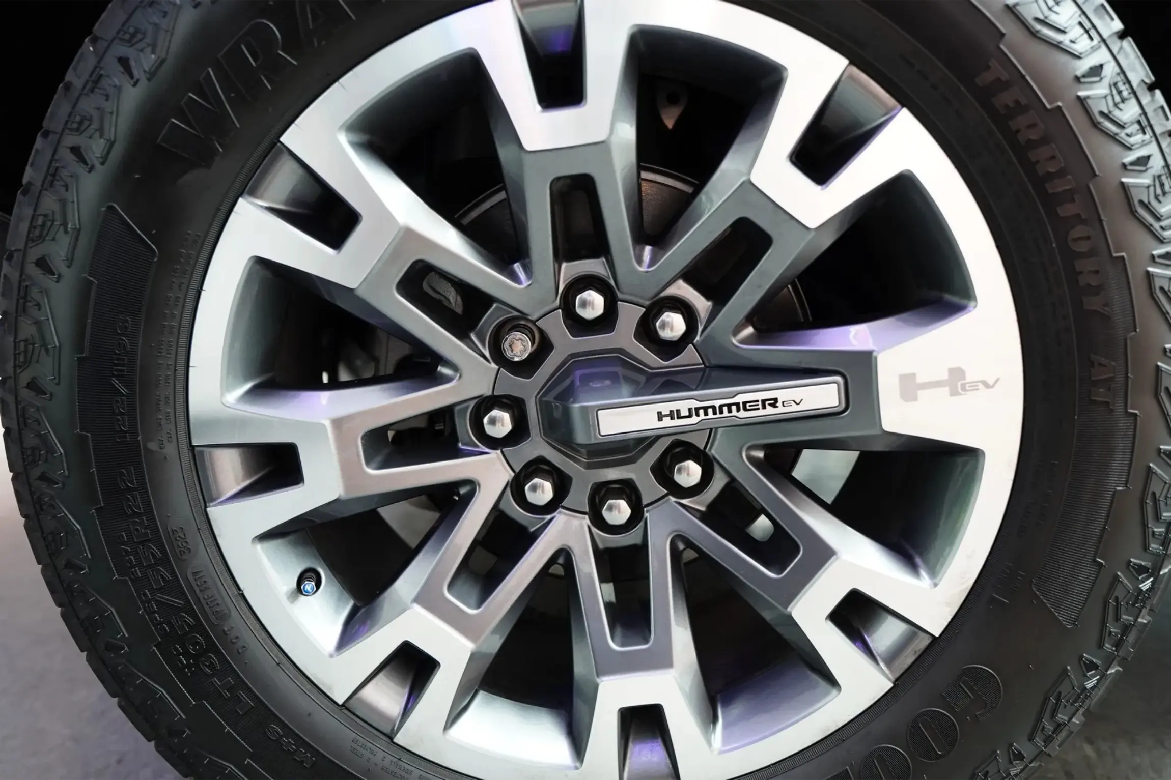 2024 GMC Hummer EV 3X Lunar Edition
