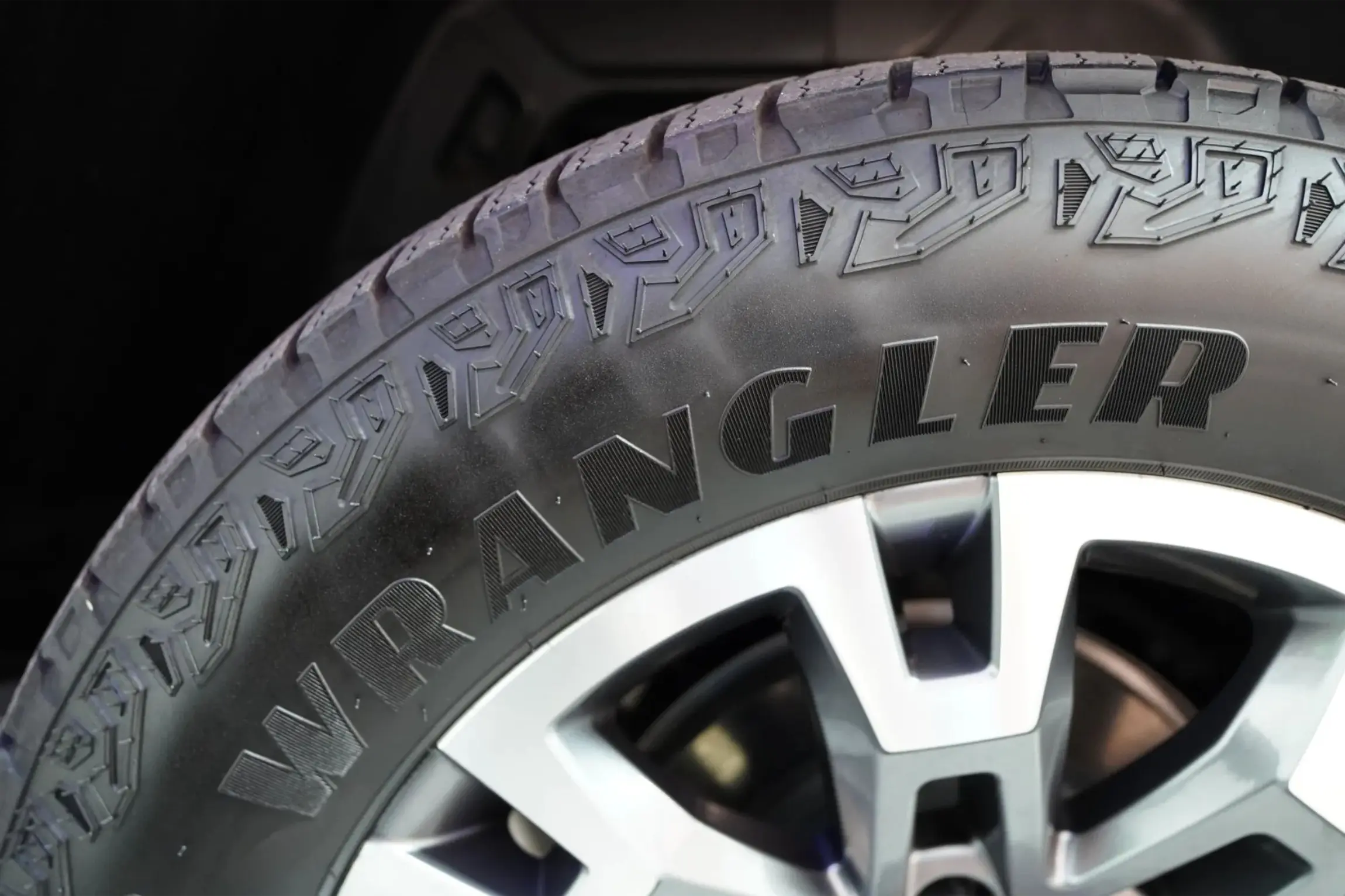 2024 GMC Hummer EV 3X Lunar Edition