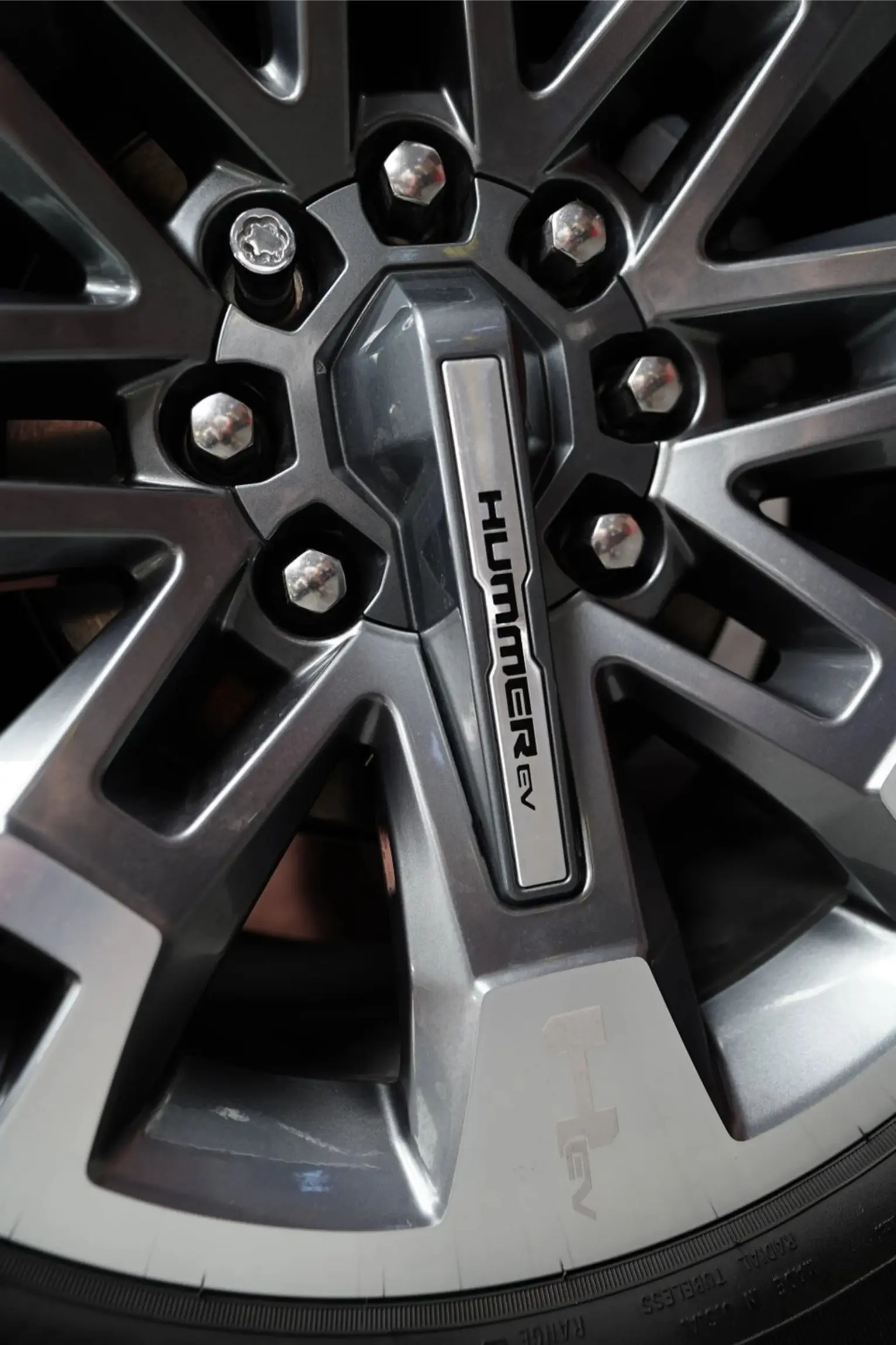 2024 GMC Hummer EV 3X Lunar Edition