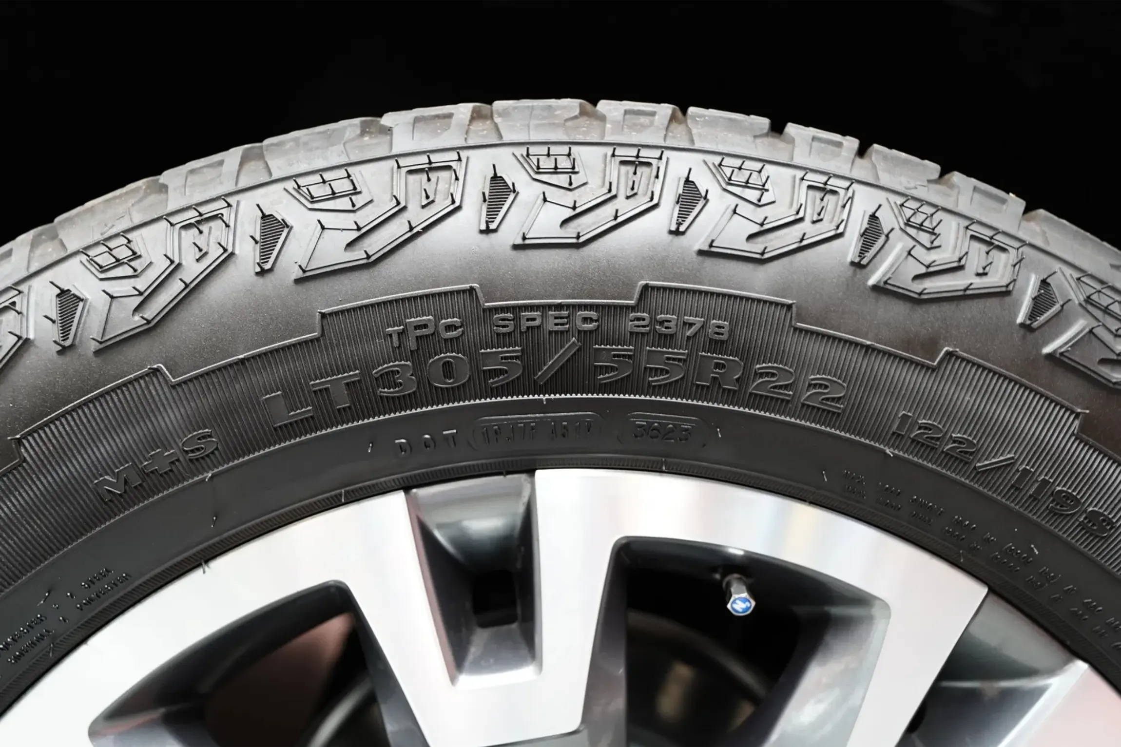 2024 GMC Hummer EV 3X Lunar Edition