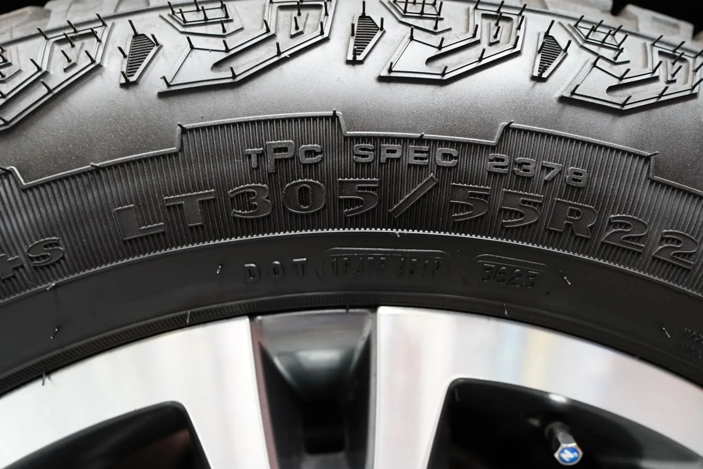 2024 GMC Hummer EV 3X Lunar Edition