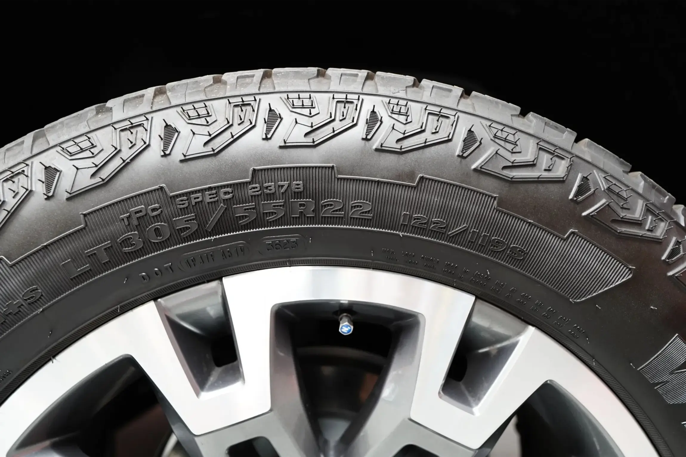 2024 GMC Hummer EV 3X Lunar Edition