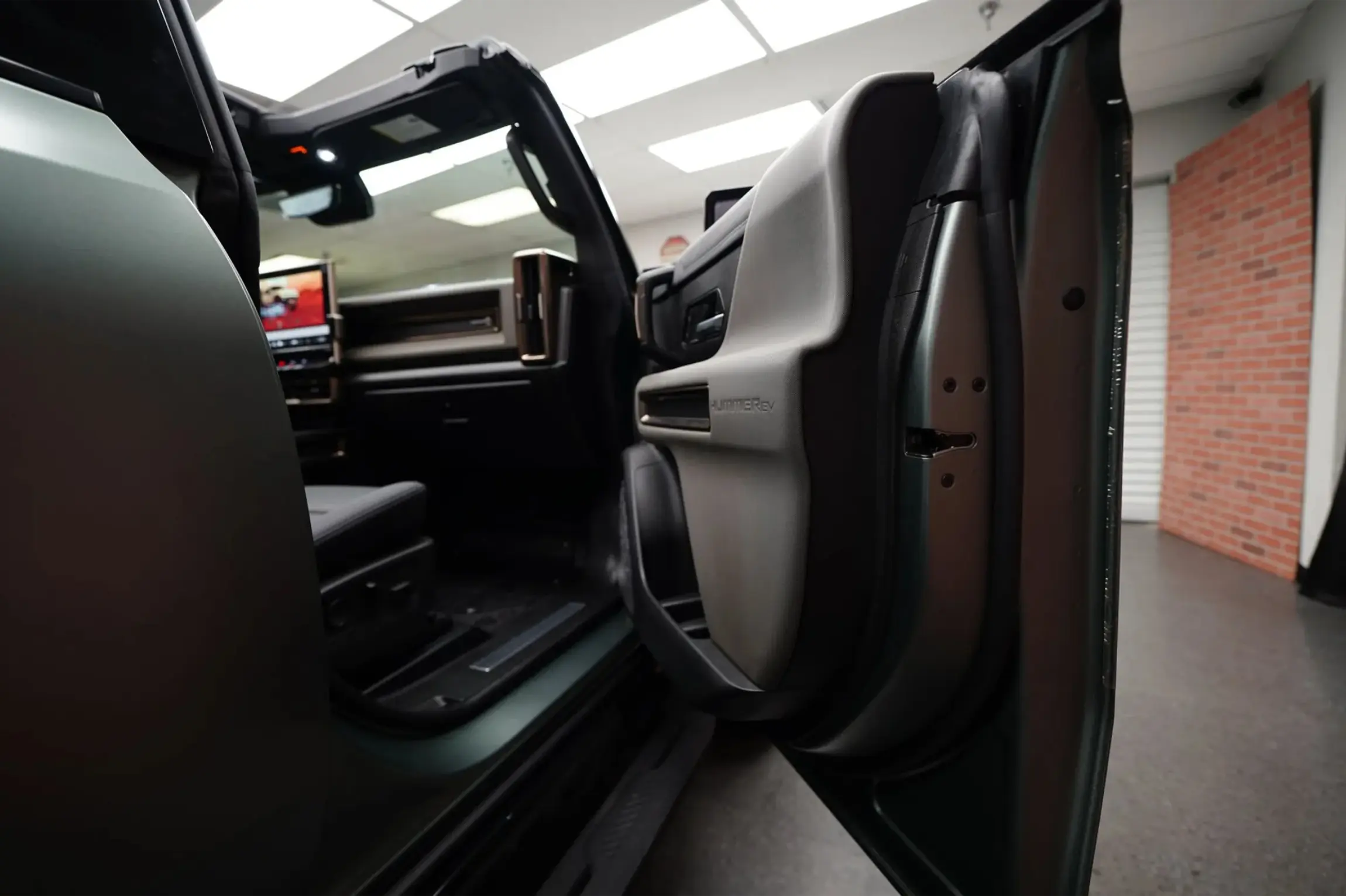 2024 GMC Hummer EV 3X Lunar Edition