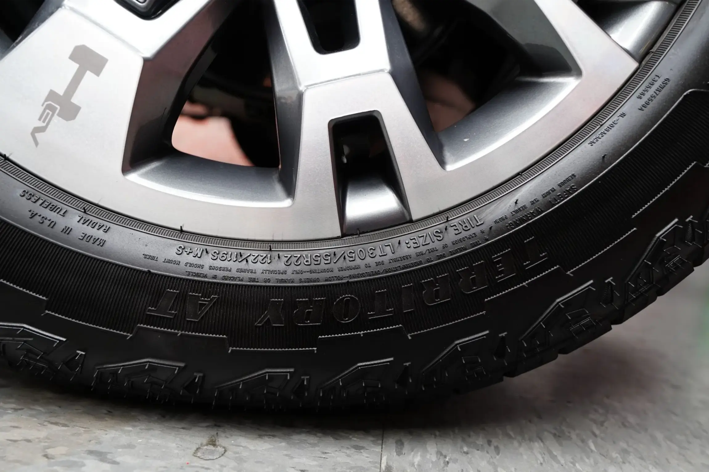 2024 GMC Hummer EV 3X Lunar Edition