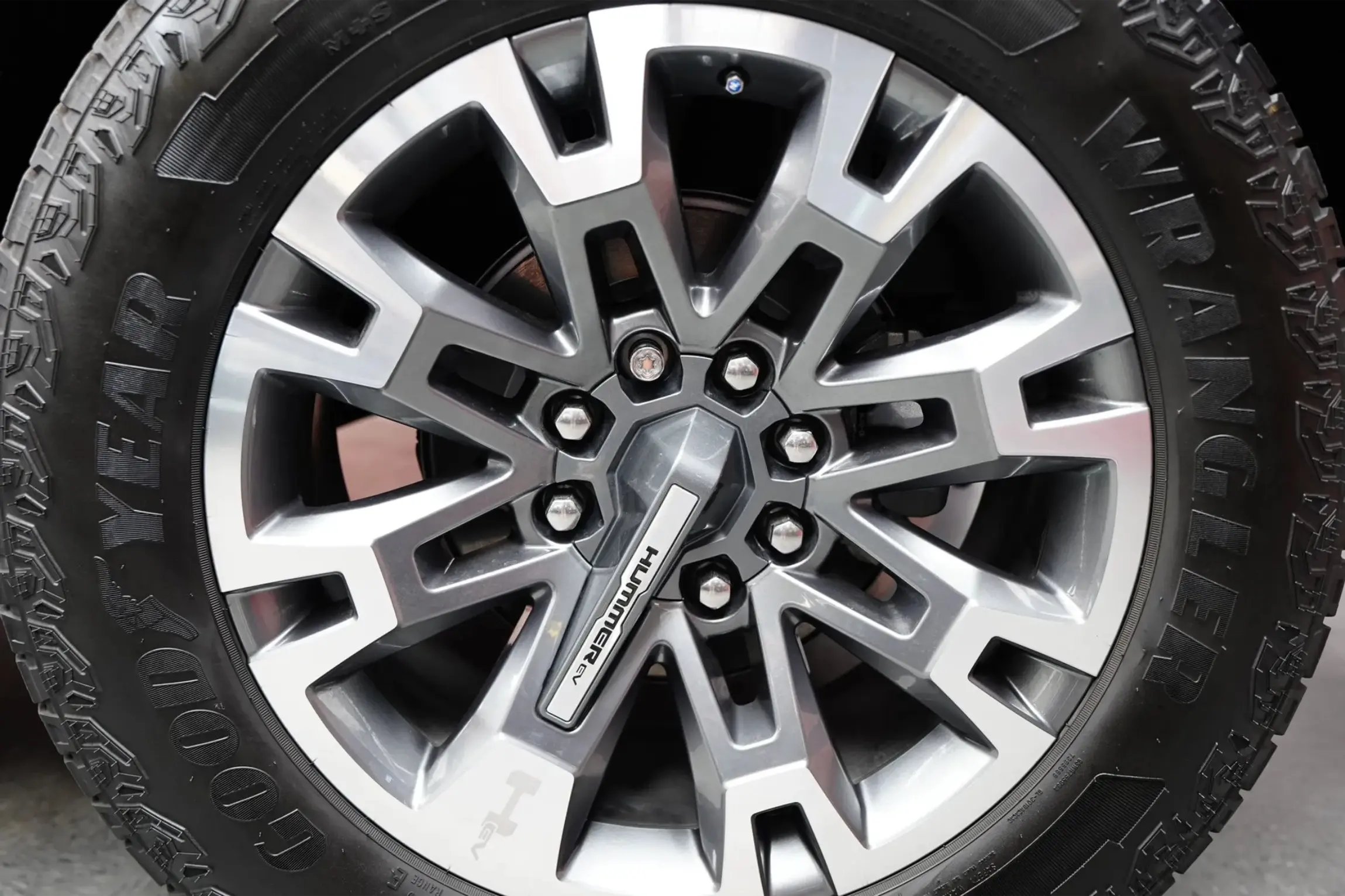 2024 GMC Hummer EV 3X Lunar Edition