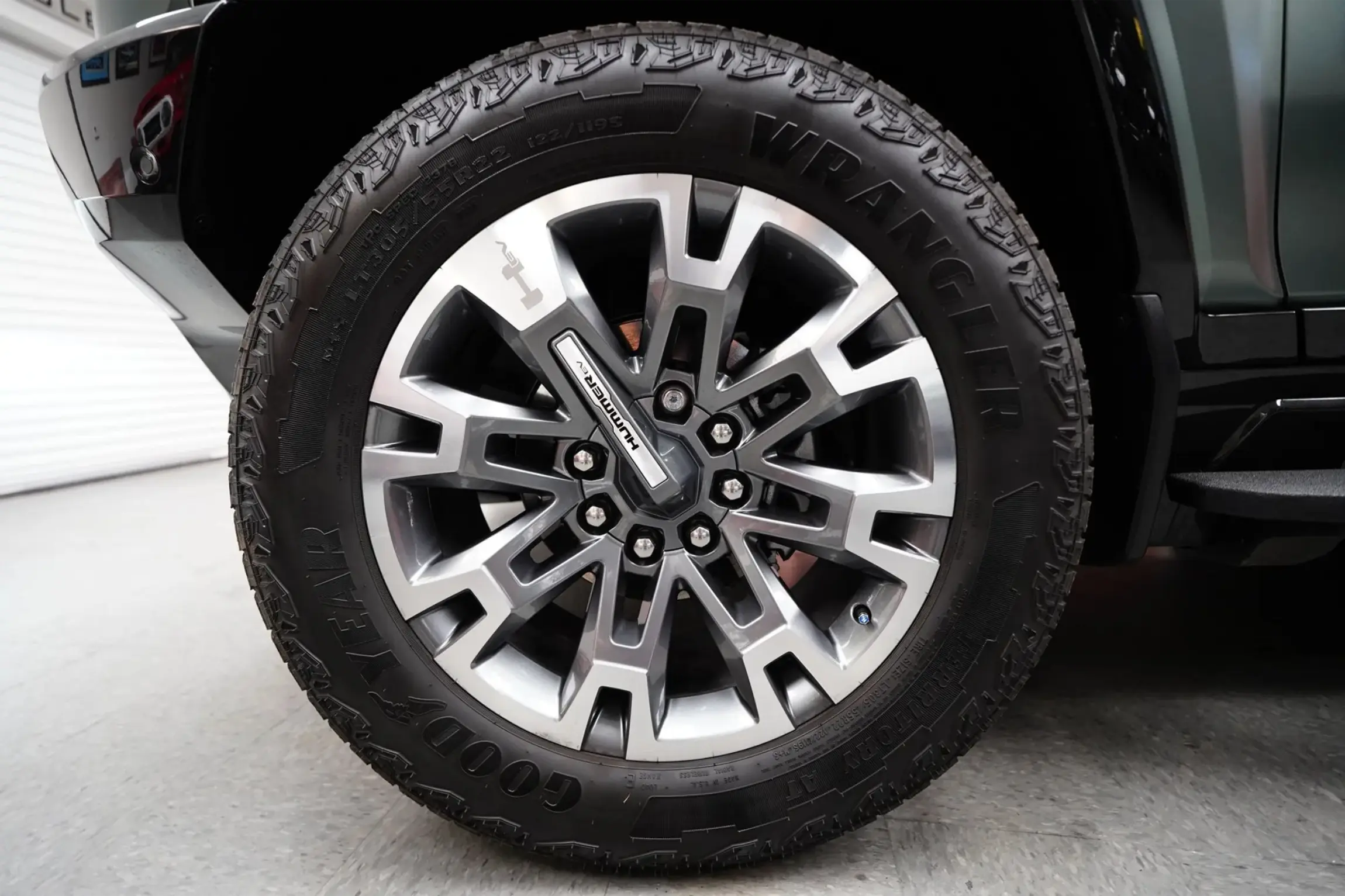 2024 GMC Hummer EV 3X Lunar Edition