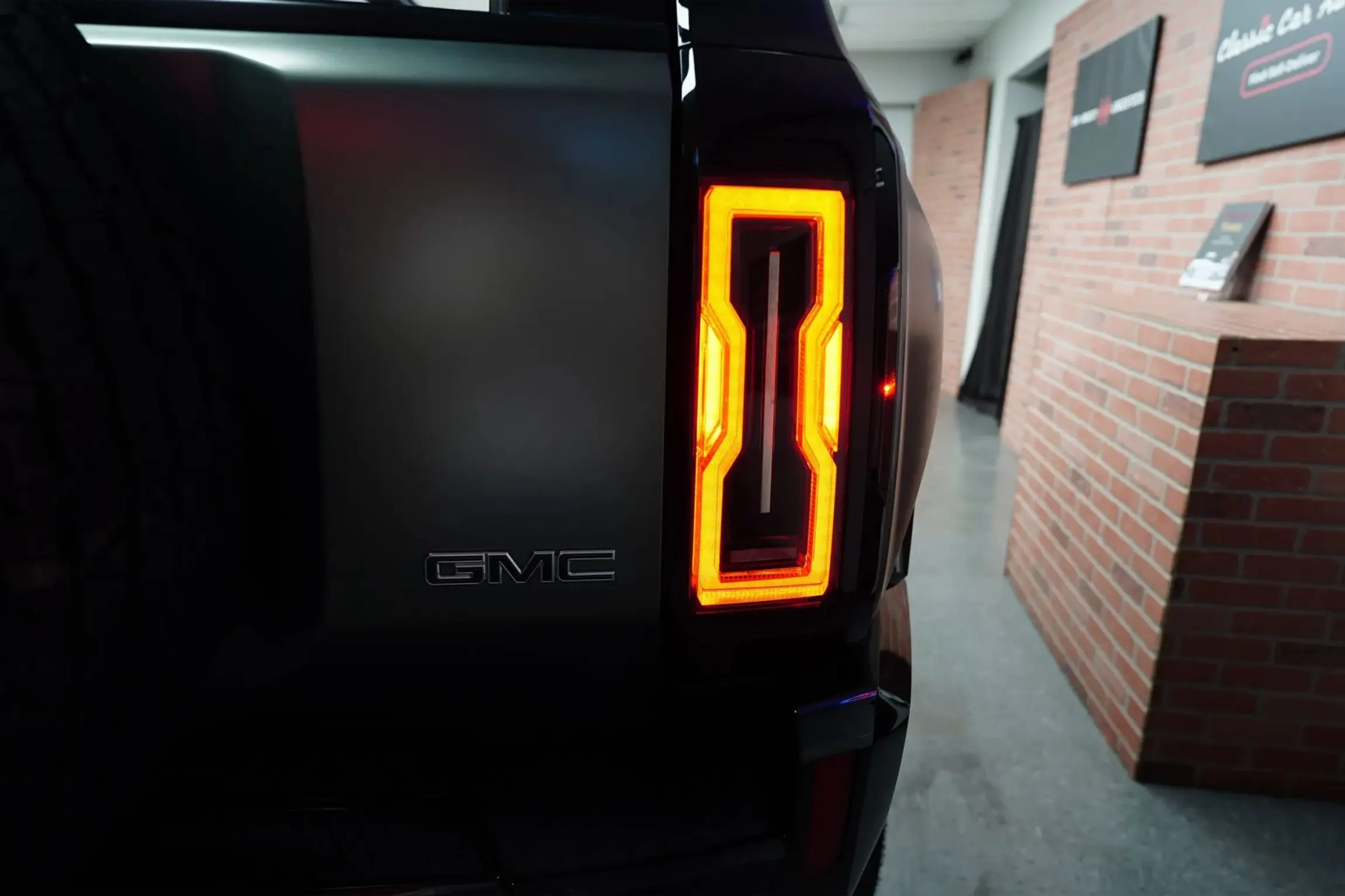 2024 GMC Hummer EV 3X Lunar Edition