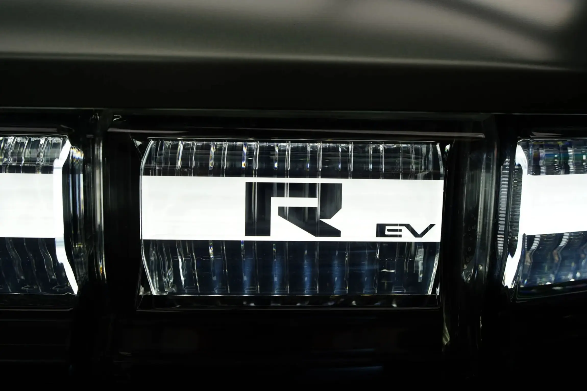 2024 GMC Hummer EV 3X Lunar Edition