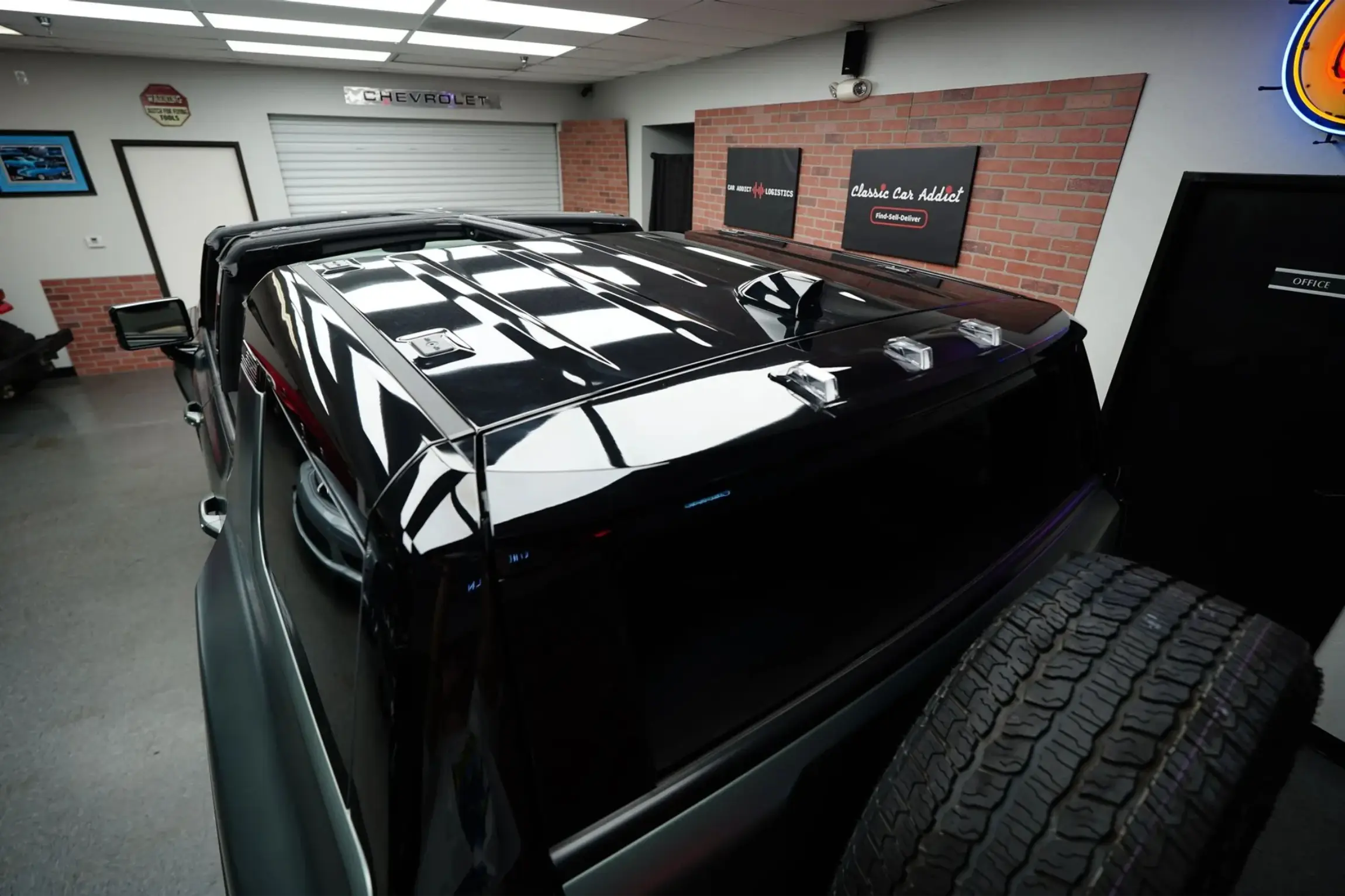 2024 GMC Hummer EV 3X Lunar Edition