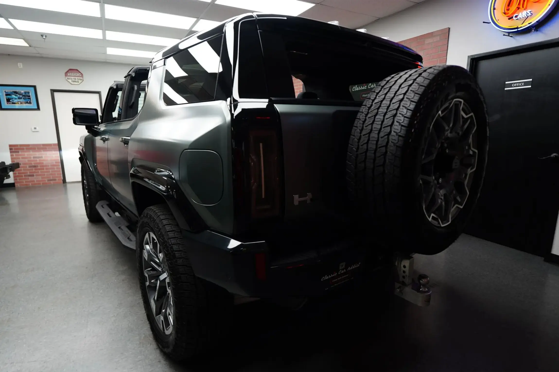 2024 GMC Hummer EV 3X Lunar Edition