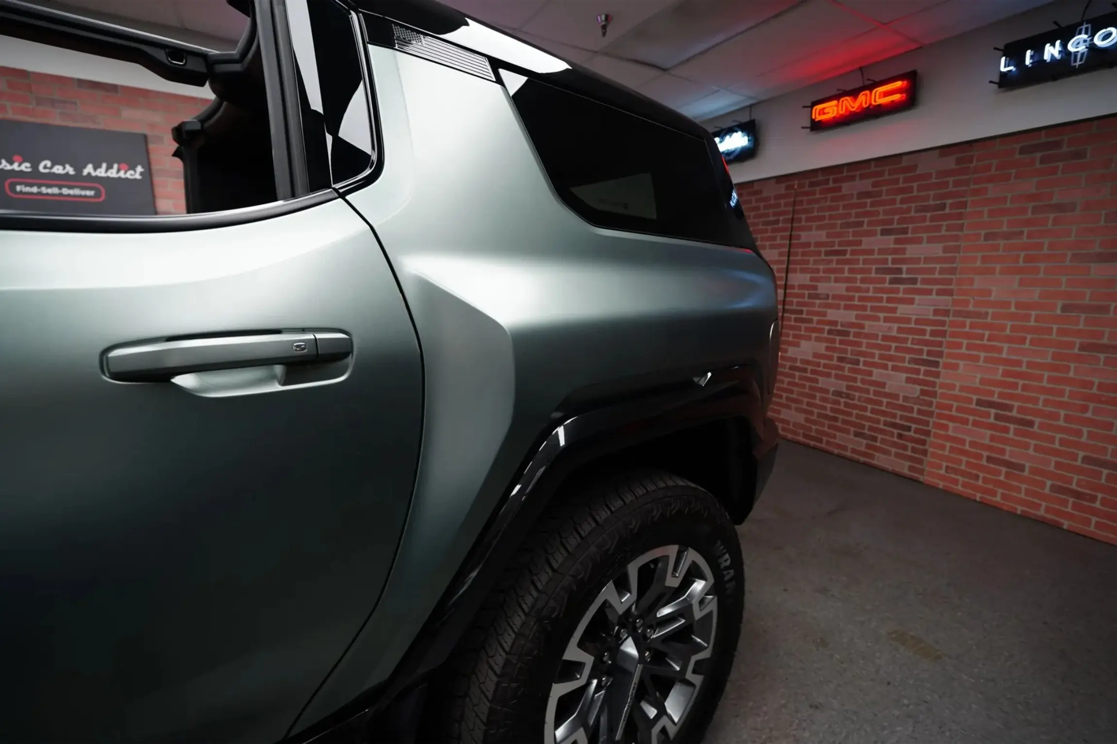 2024 GMC Hummer EV 3X Lunar Edition