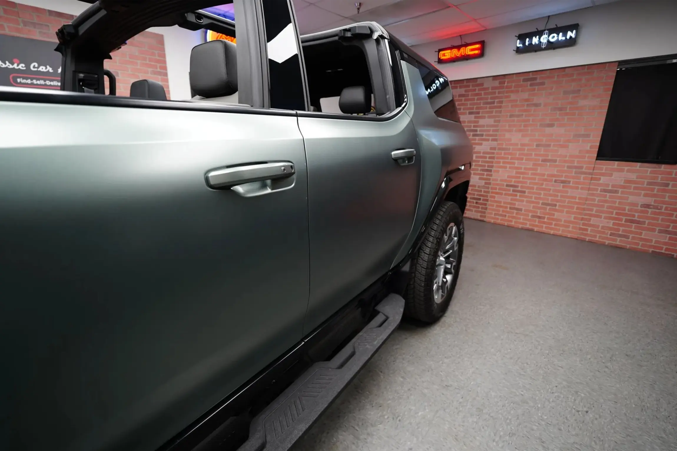 2024 GMC Hummer EV 3X Lunar Edition