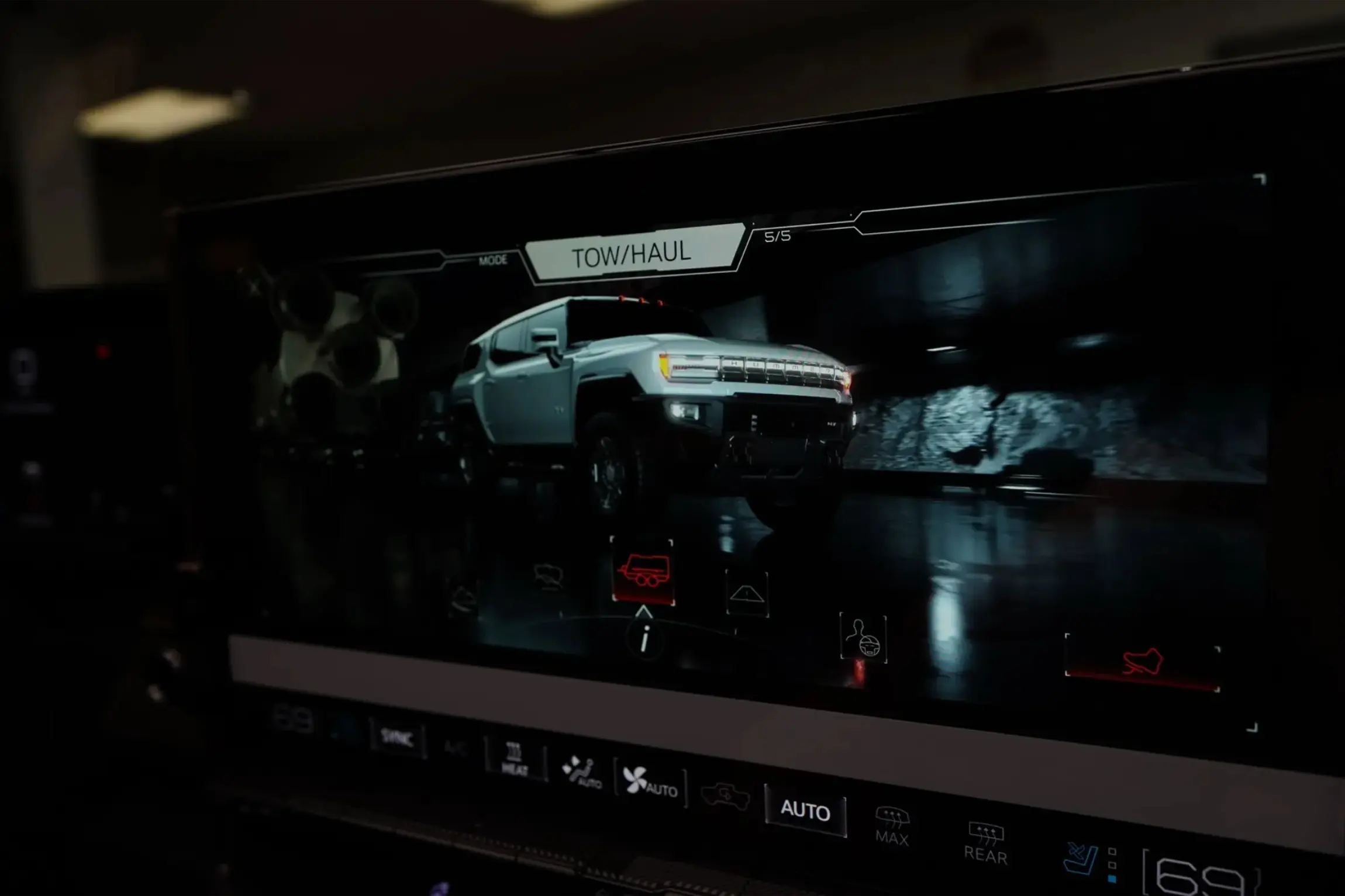 2024 GMC Hummer EV 3X Lunar Edition