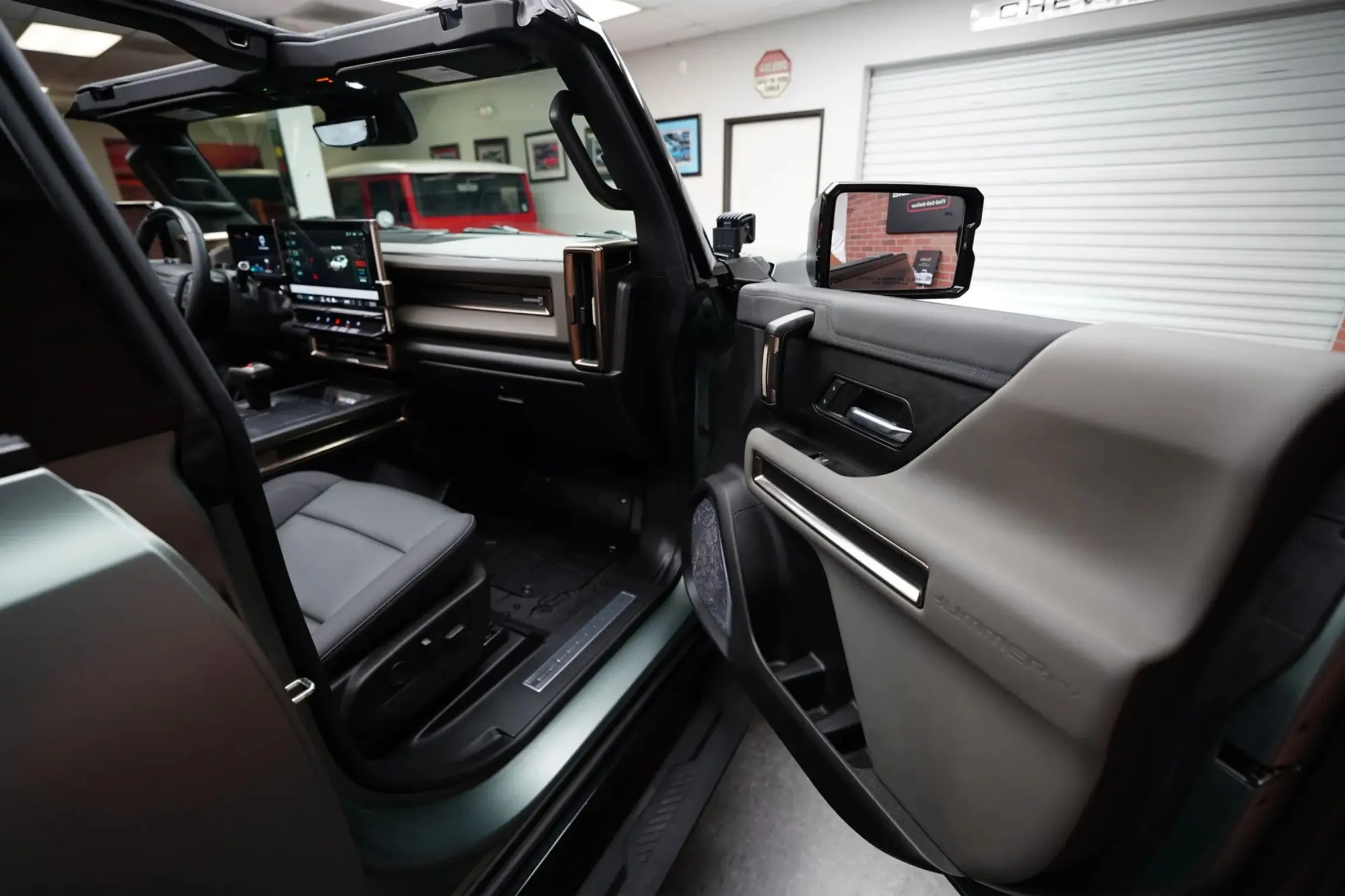 2024 GMC Hummer EV 3X Lunar Edition