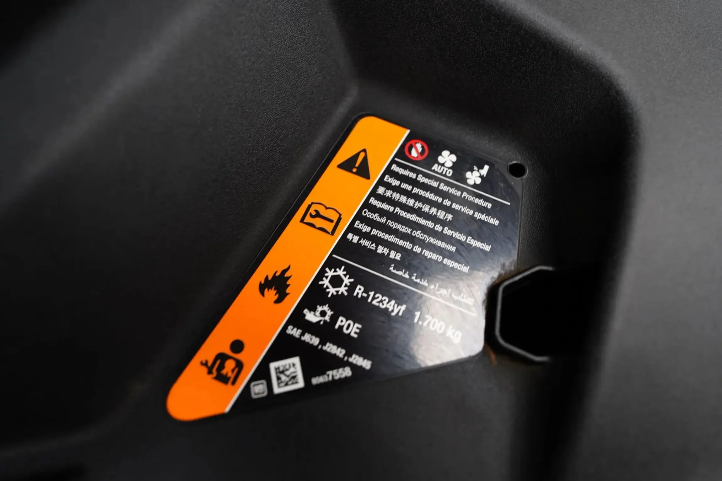 2024 GMC Hummer EV 3X Lunar Edition