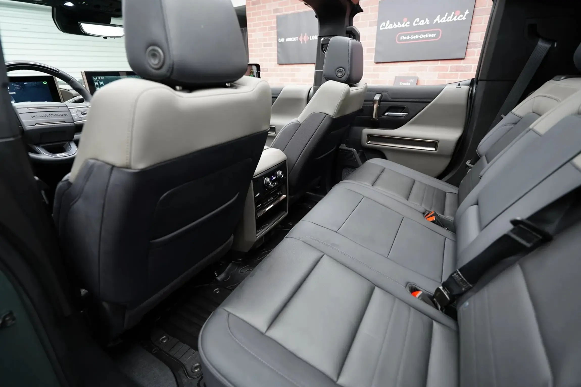 2024 GMC Hummer EV 3X Lunar Edition