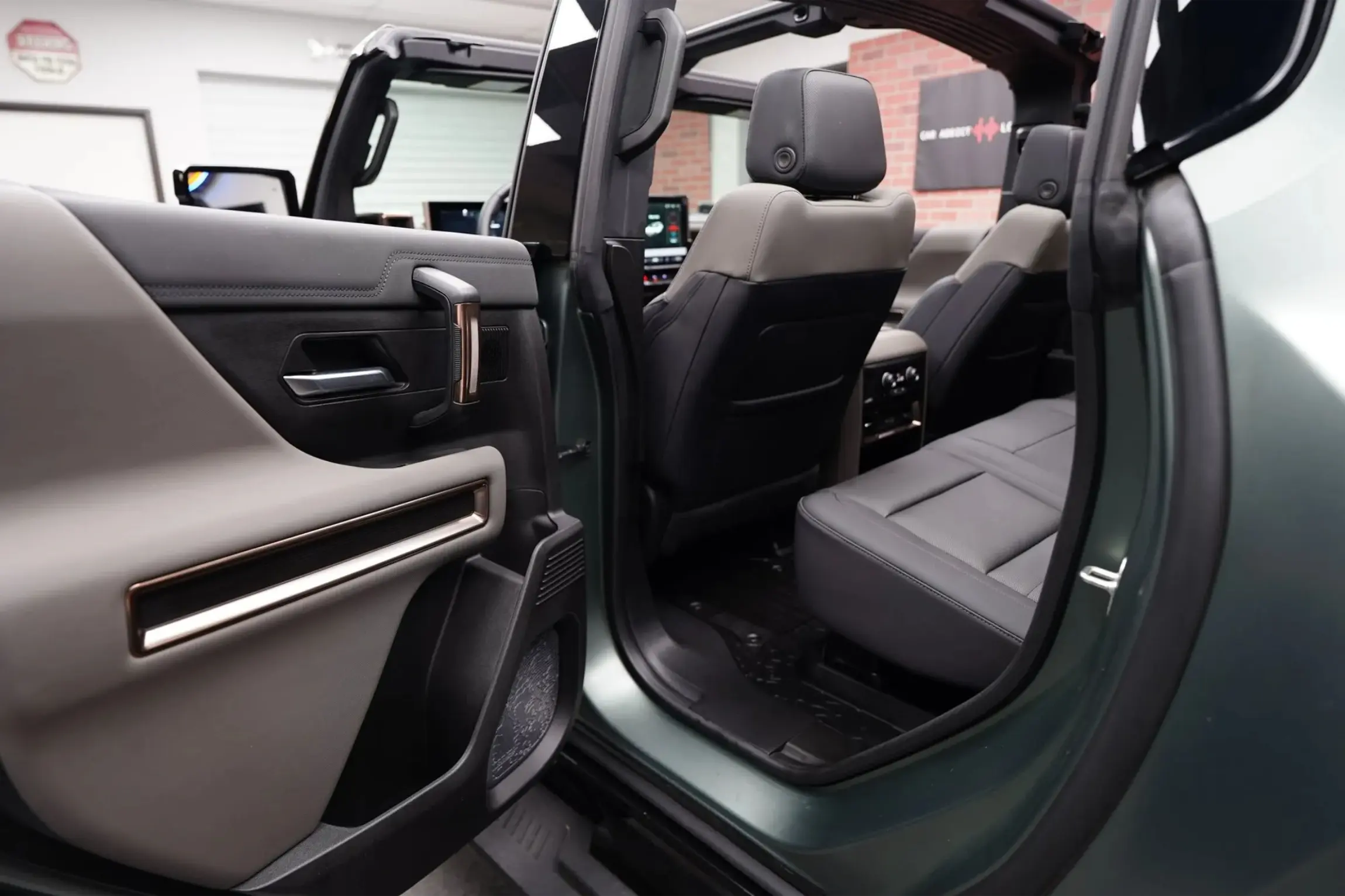 2024 GMC Hummer EV 3X Lunar Edition