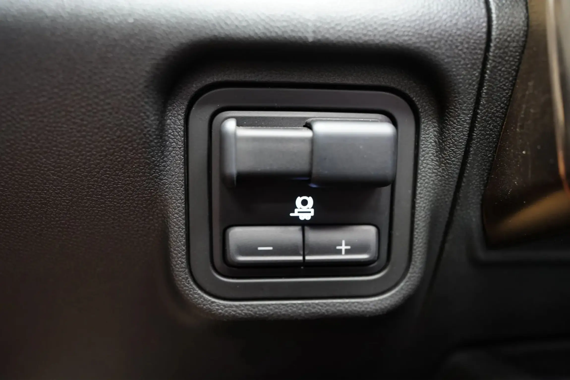 2024 GMC Hummer EV 3X Lunar Edition