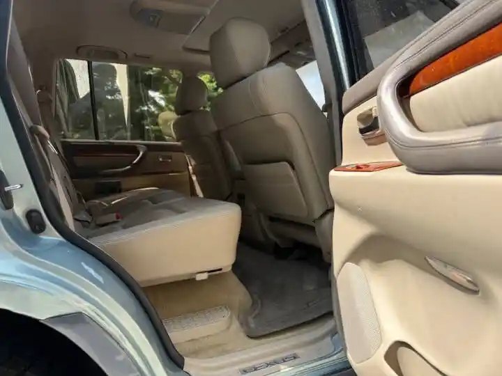 2003 Lexus LX 470