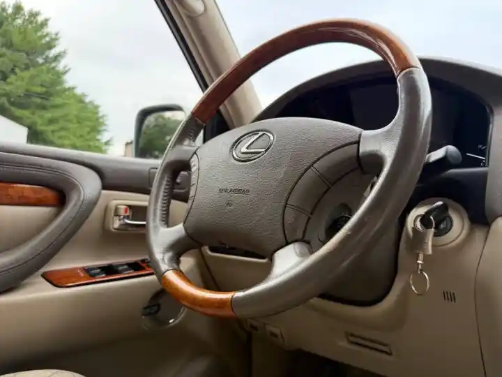 2003 Lexus LX 470