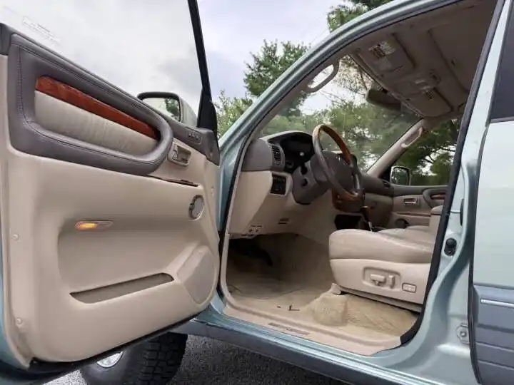 2003 Lexus LX 470