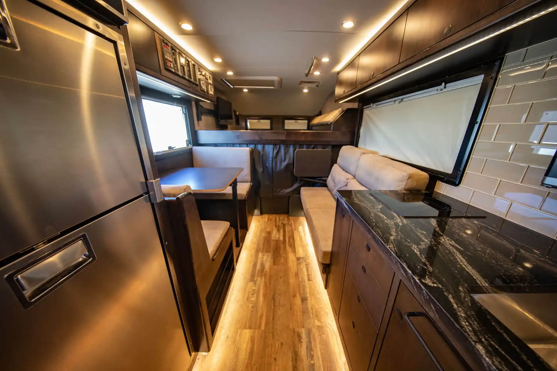 Pending Sale: 2019 EarthRoamer XV-LTS 233