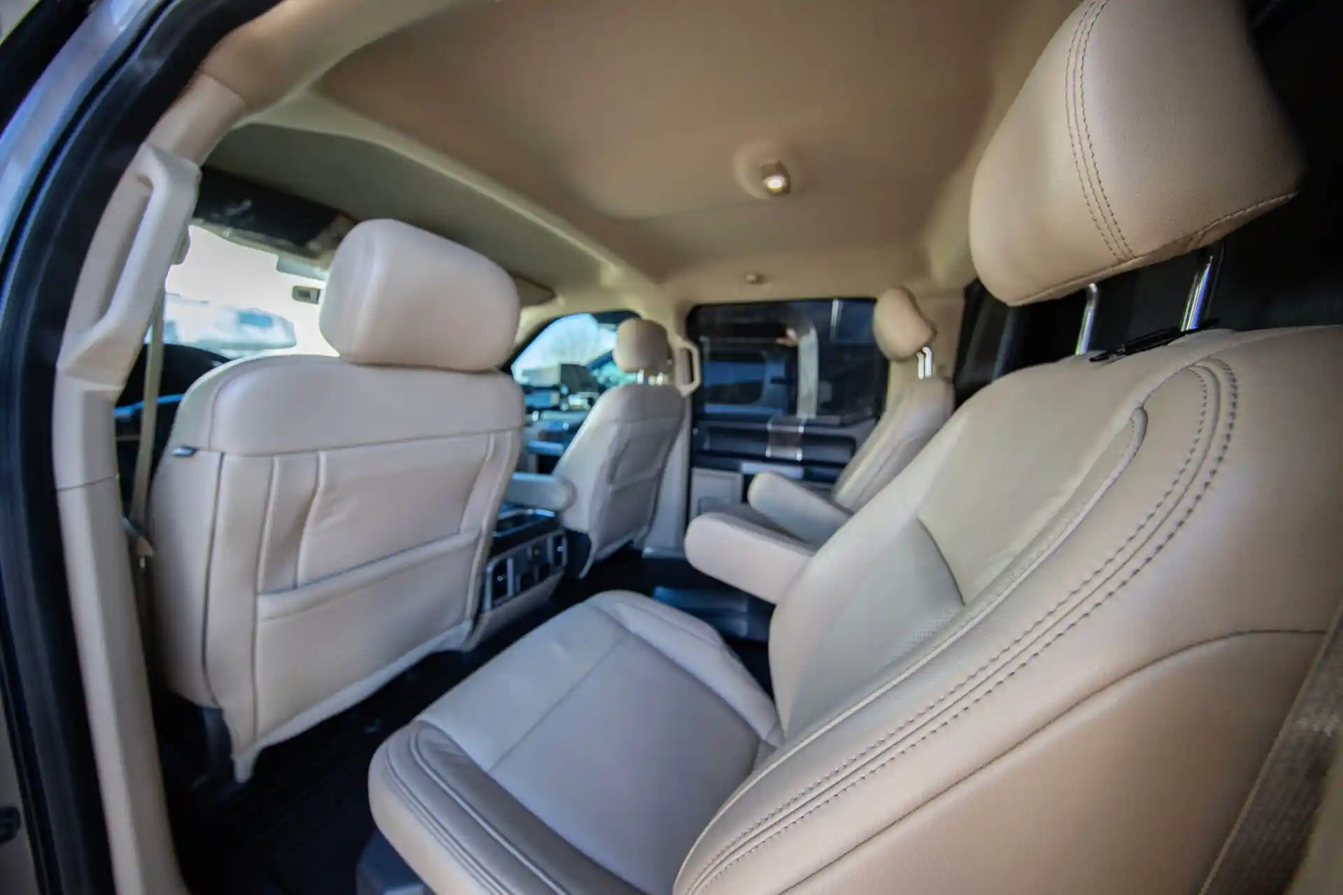 Pending Sale: 2019 EarthRoamer XV-LTS 233