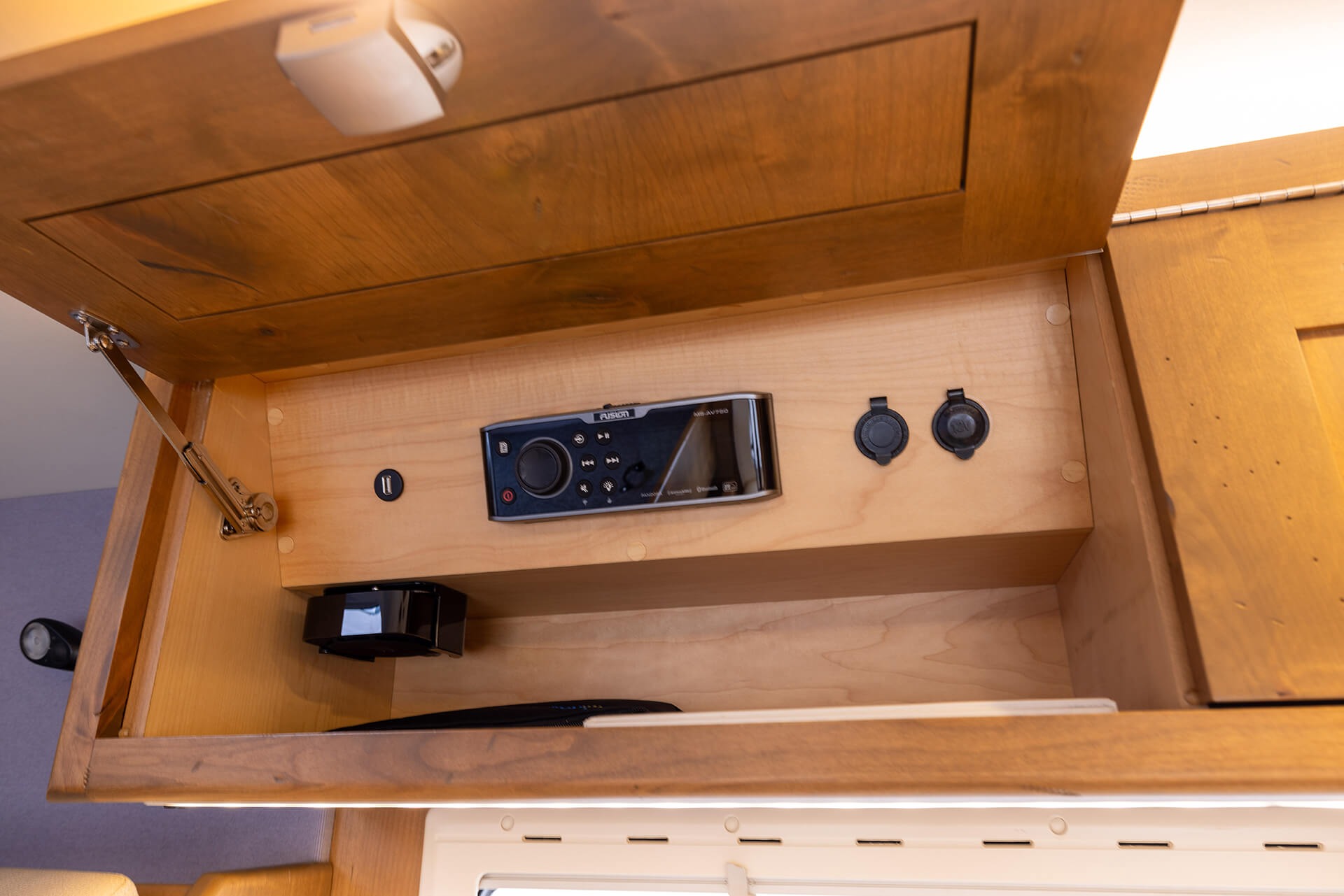 2016 EarthRoamer XV-LTS 161