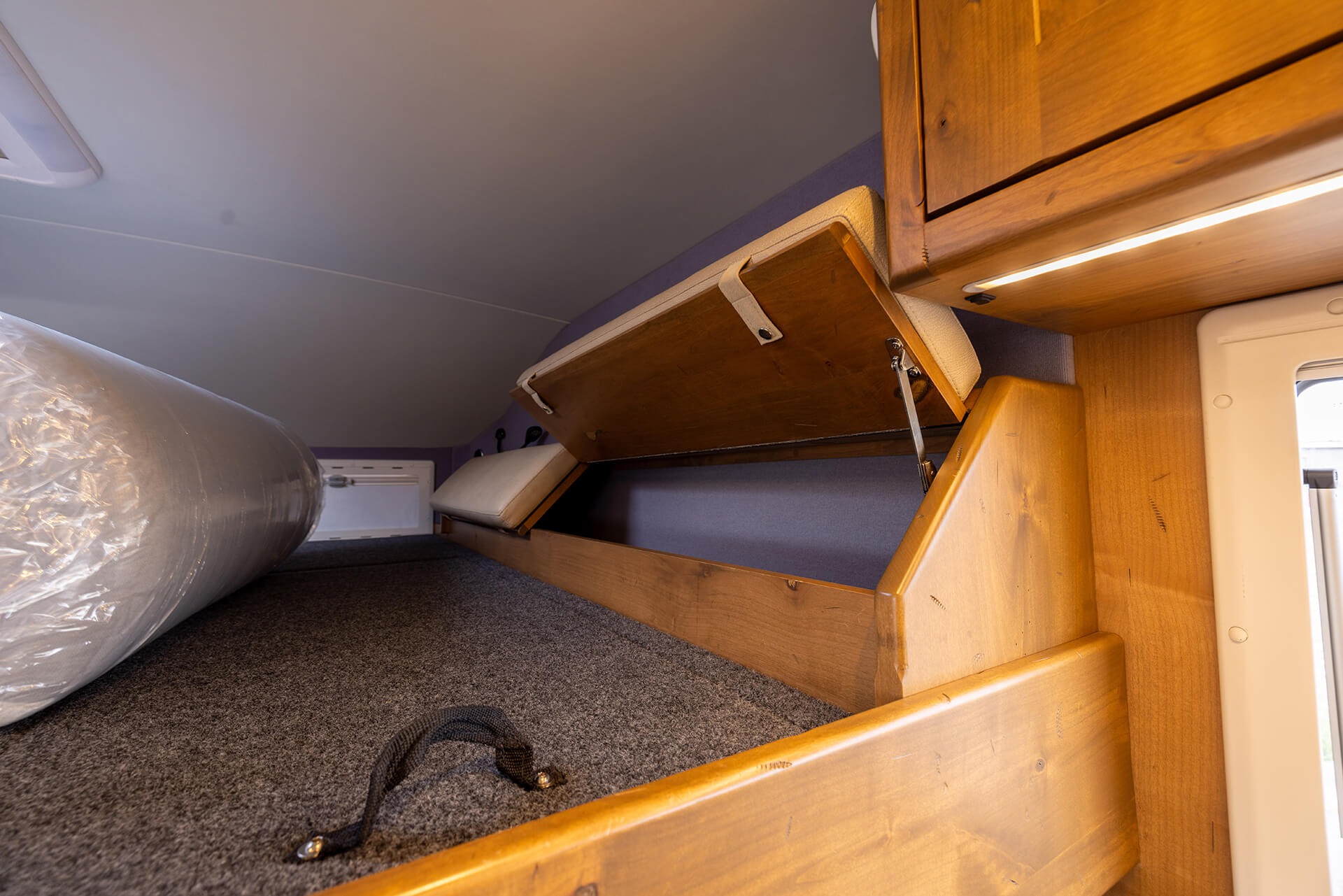 2016 EarthRoamer XV-LTS 161