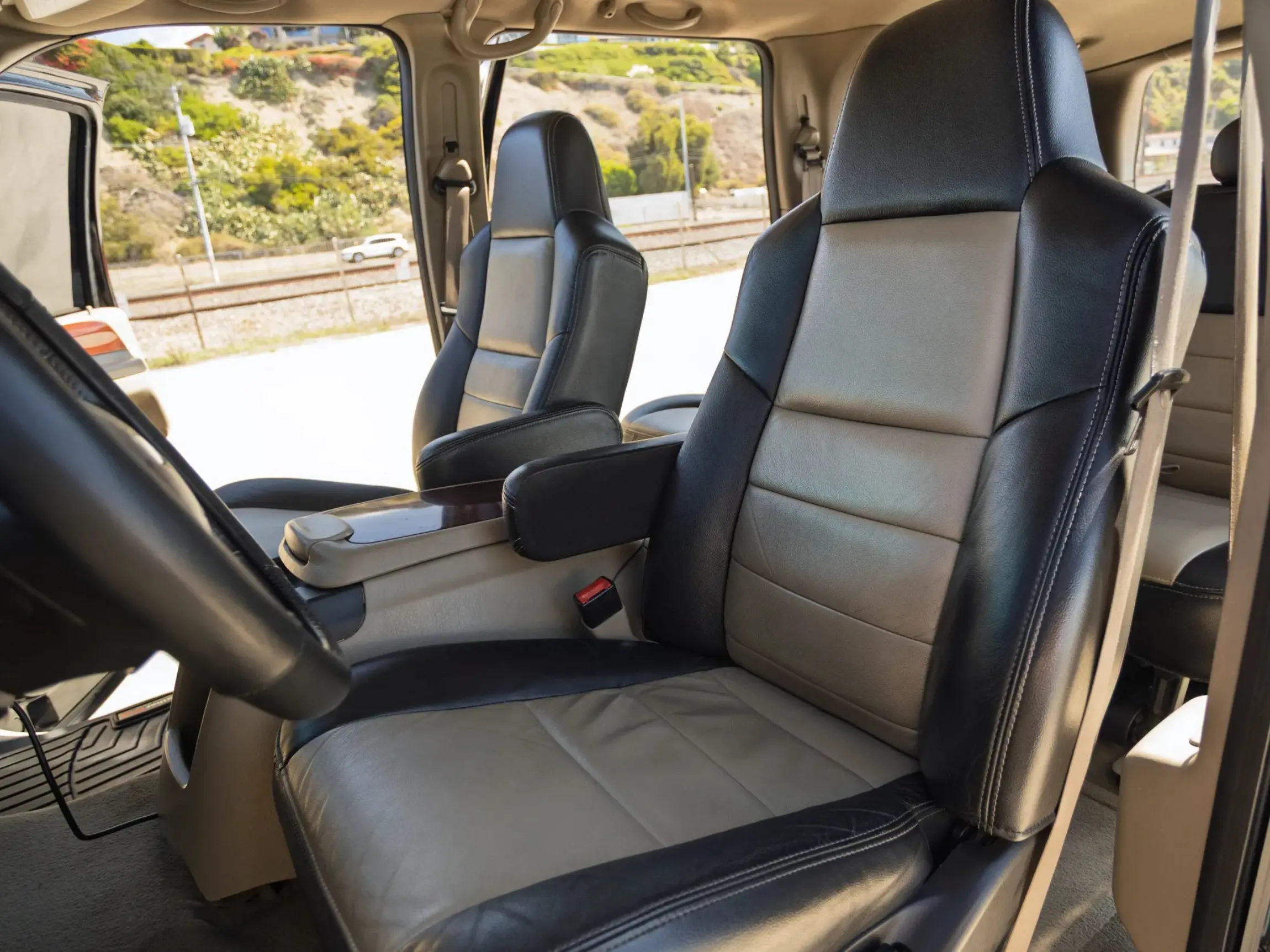 Modified 2005 Ford Excursion Eddie Bauer