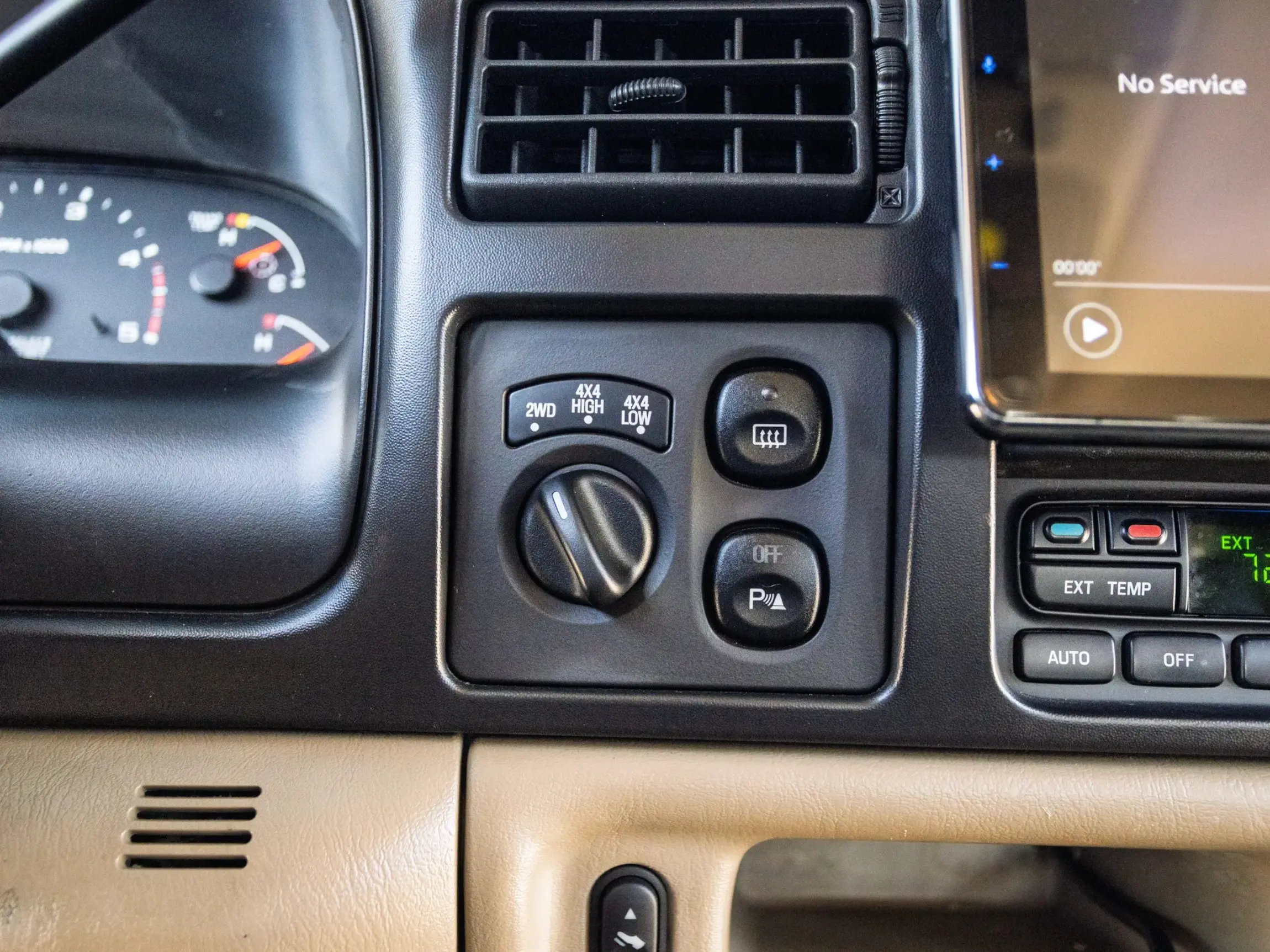 Modified 2005 Ford Excursion Eddie Bauer