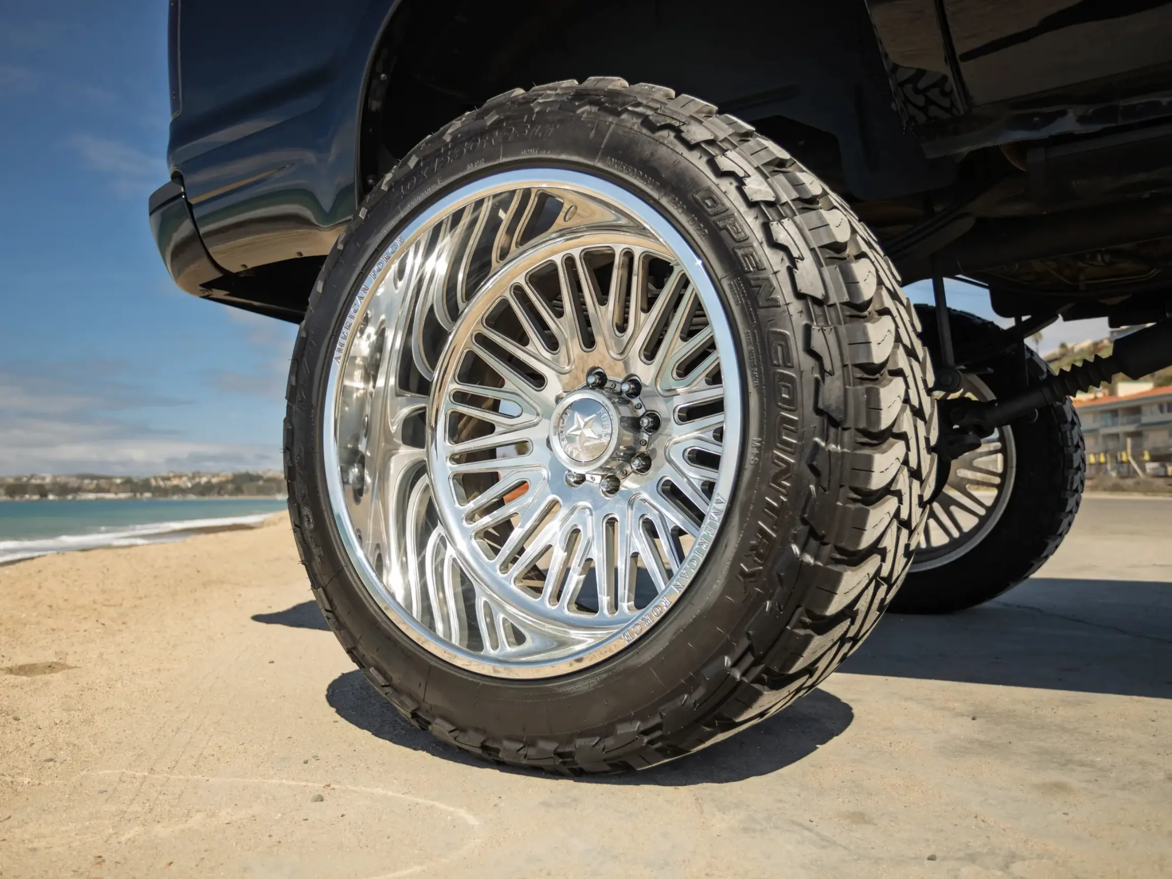 Modified 2005 Ford Excursion Eddie Bauer