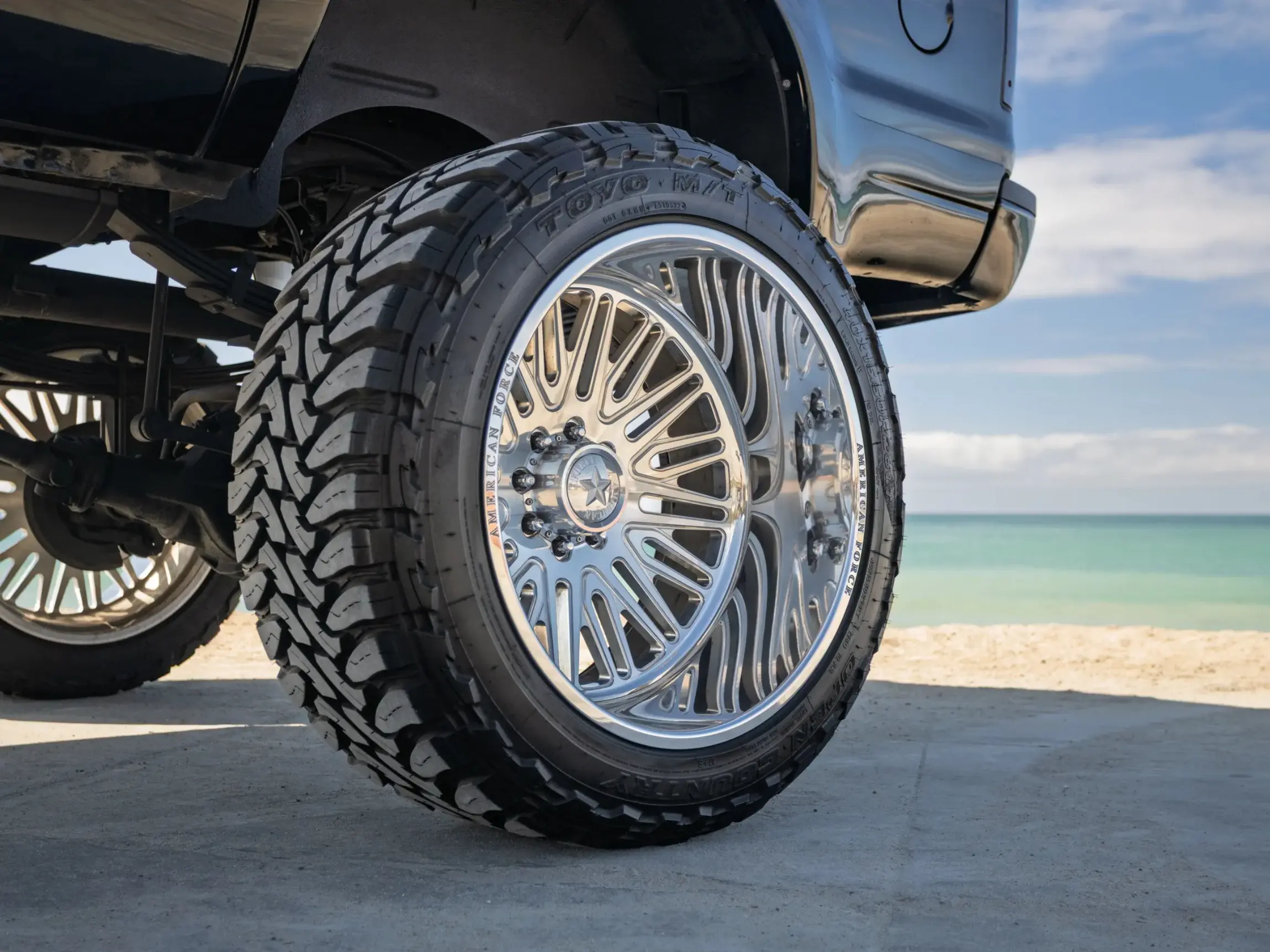 Modified 2005 Ford Excursion Eddie Bauer