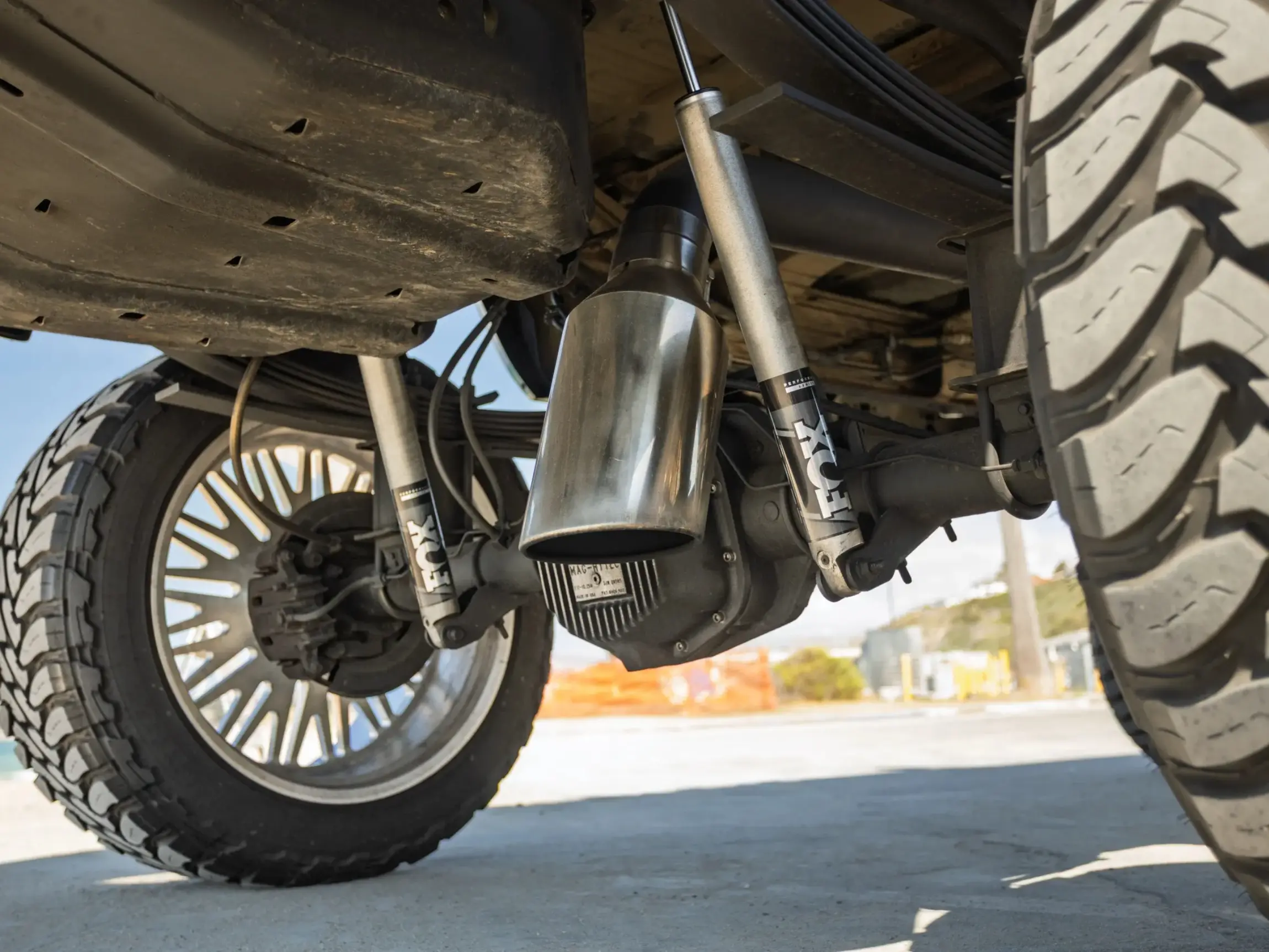 Modified 2005 Ford Excursion Eddie Bauer - 4