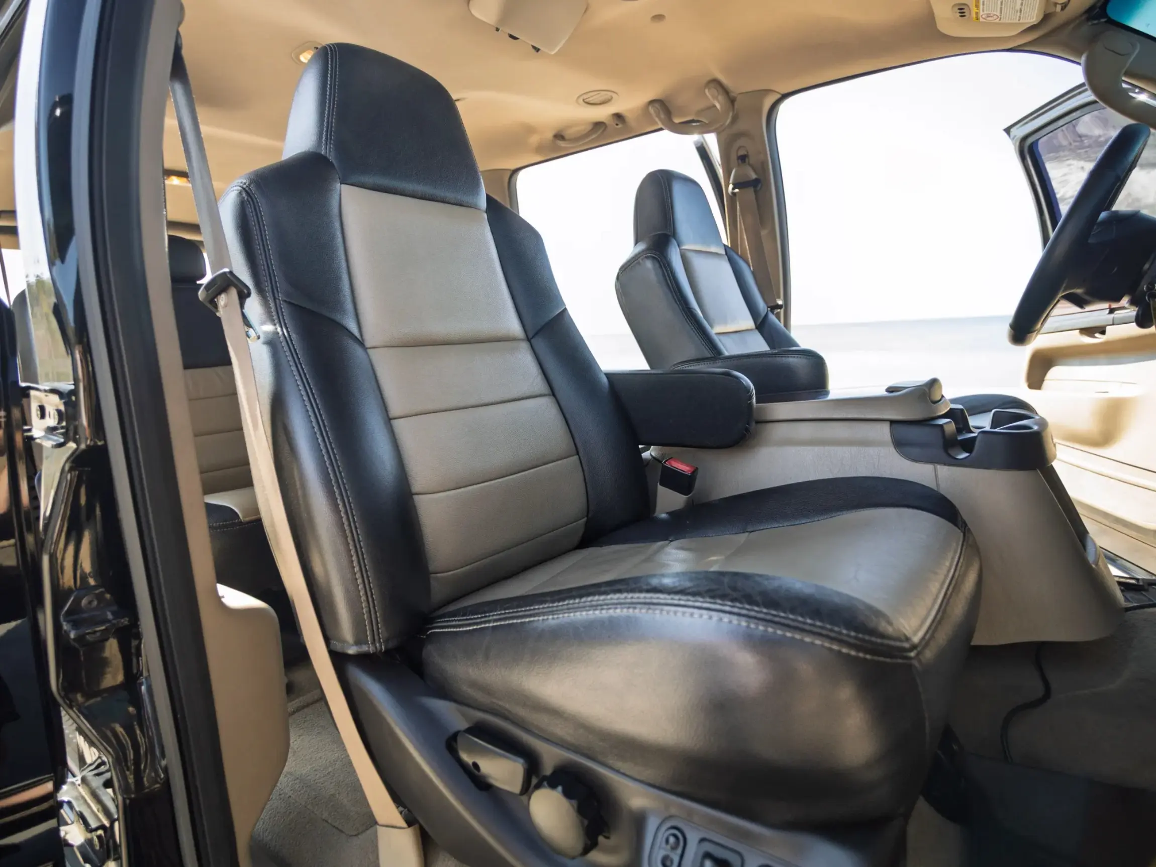 Modified 2005 Ford Excursion Eddie Bauer