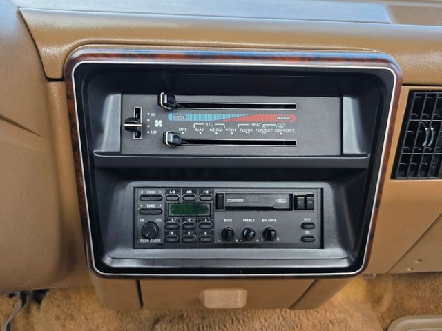 1991 Ford F-150 XLT Lariat