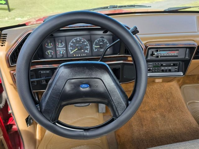 1991 Ford F-150 XLT Lariat