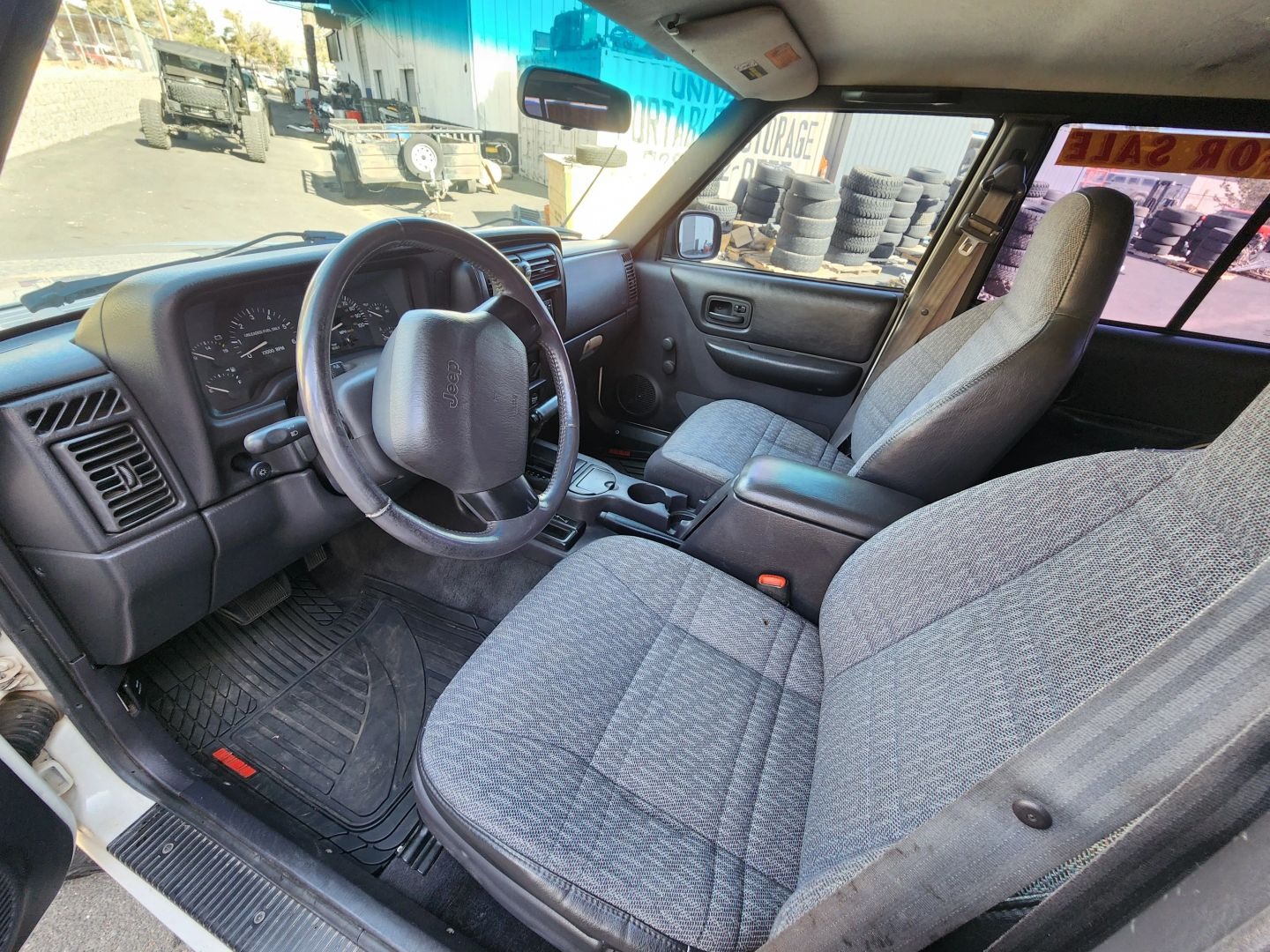1999 Jeep Cherokee XJ - 2