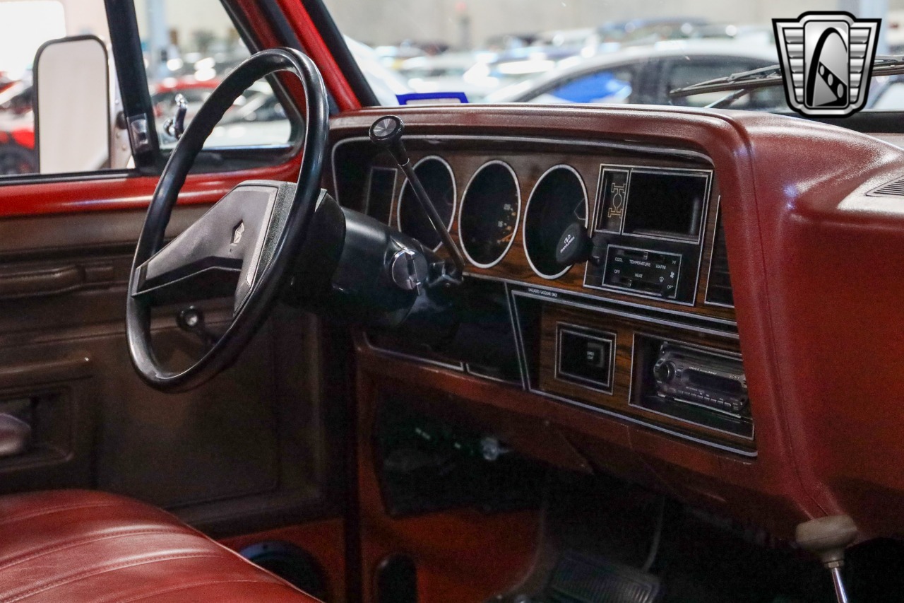 1984 Dodge W150 Prospector