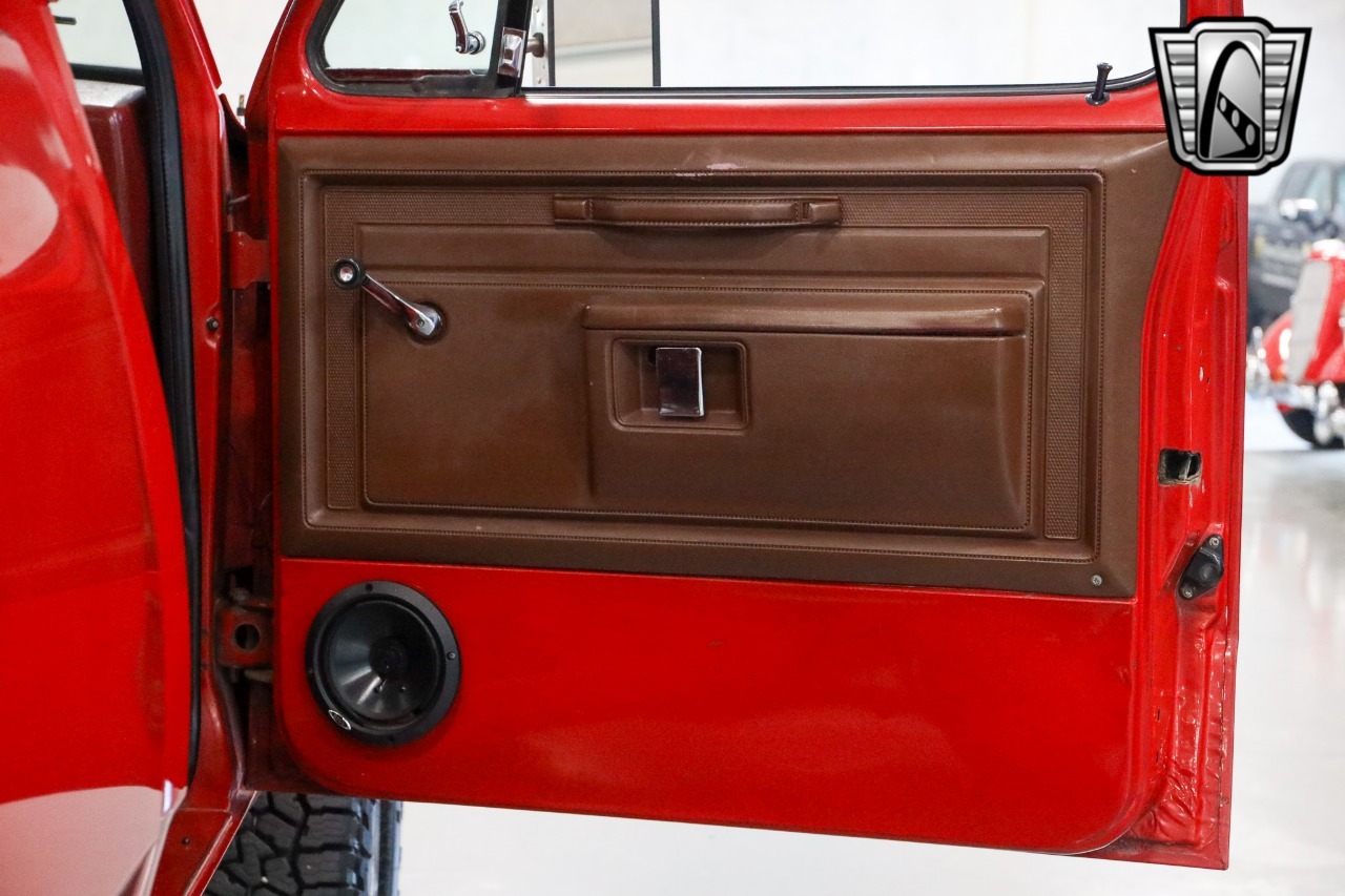 1984 Dodge W150 Prospector