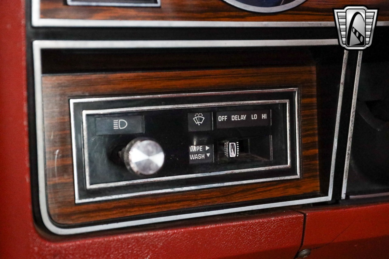 1984 Dodge W150 Prospector
