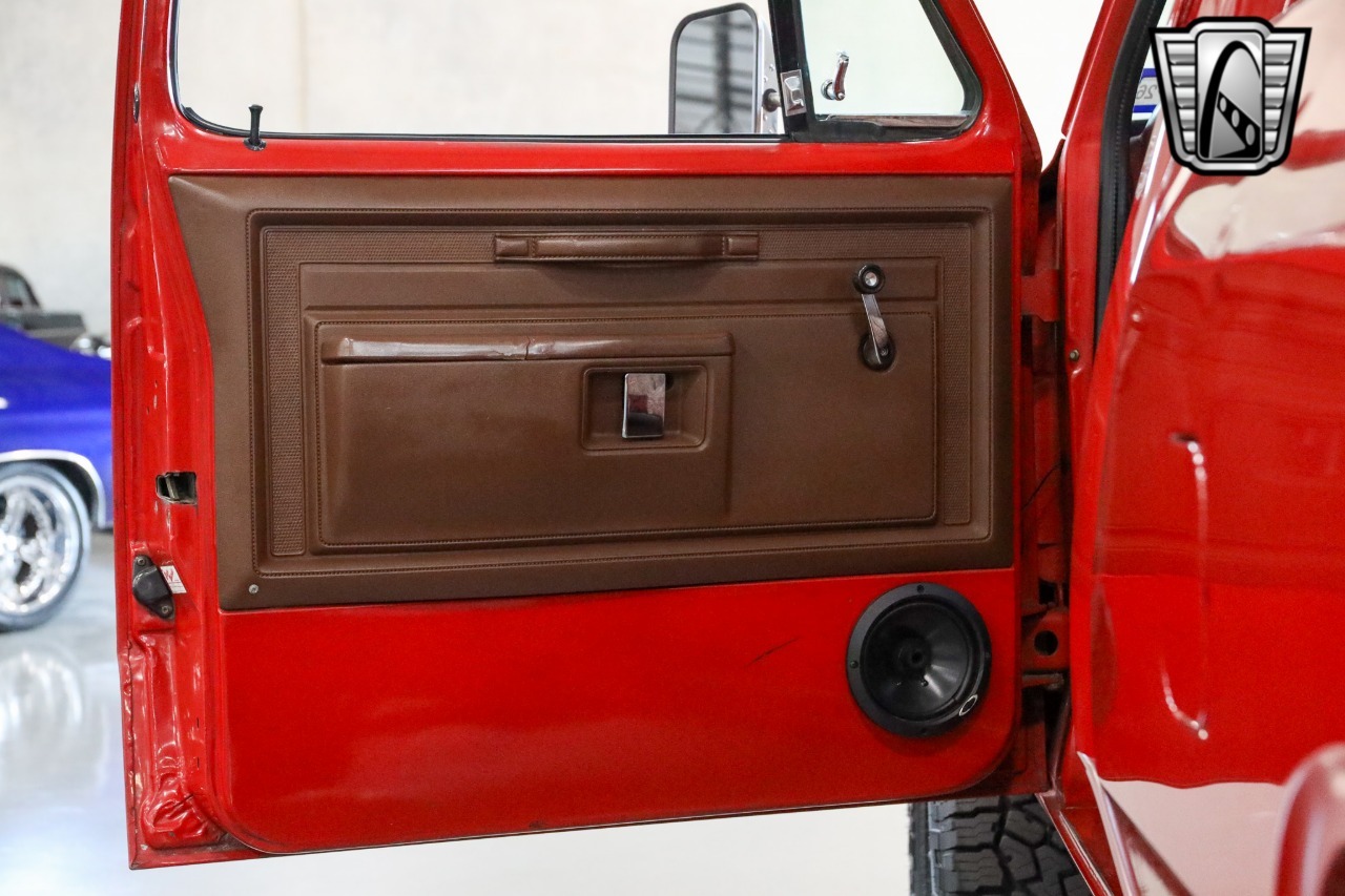 1984 Dodge W150 Prospector