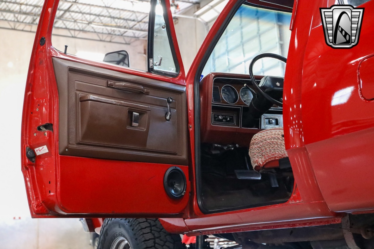 1984 Dodge W150 Prospector