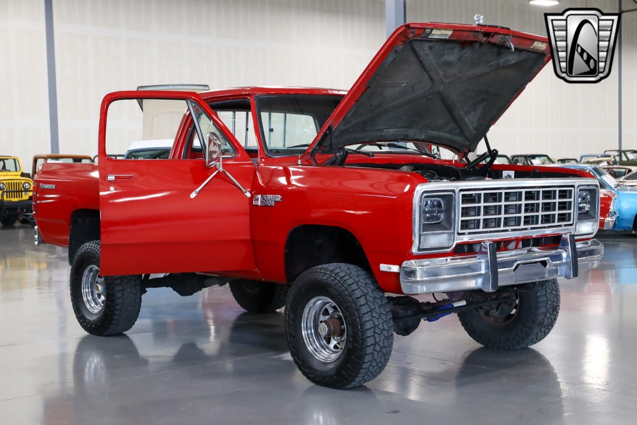 1984 Dodge W150 Prospector