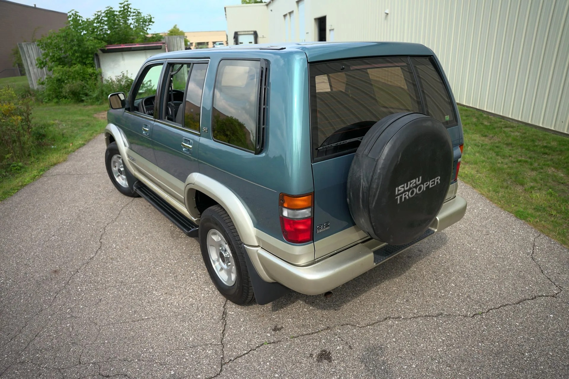 3k-Mile 1996 Isuzu Trooper