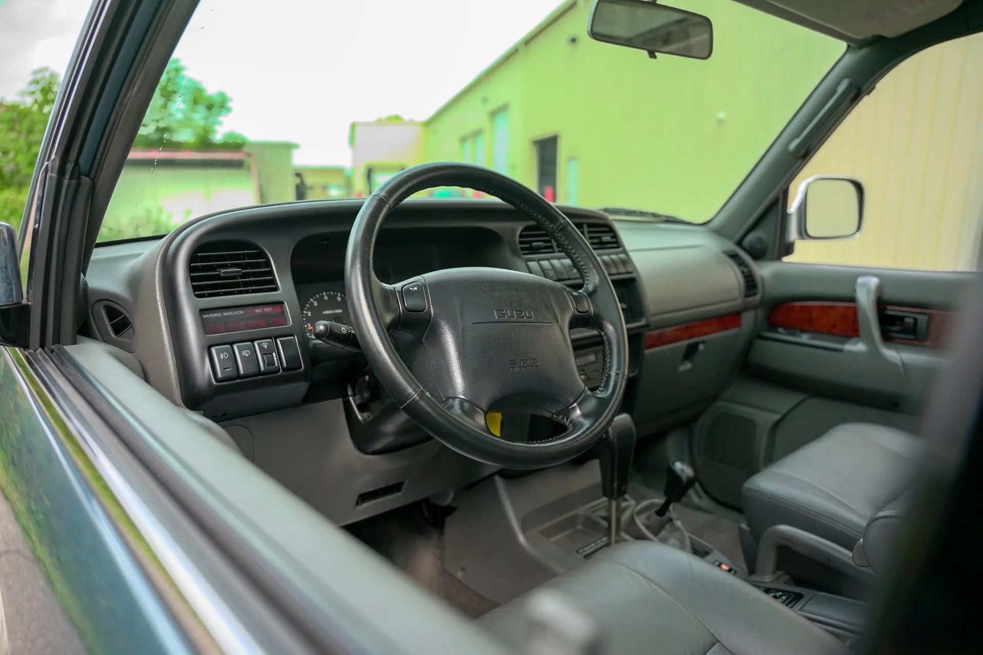 3k-Mile 1996 Isuzu Trooper